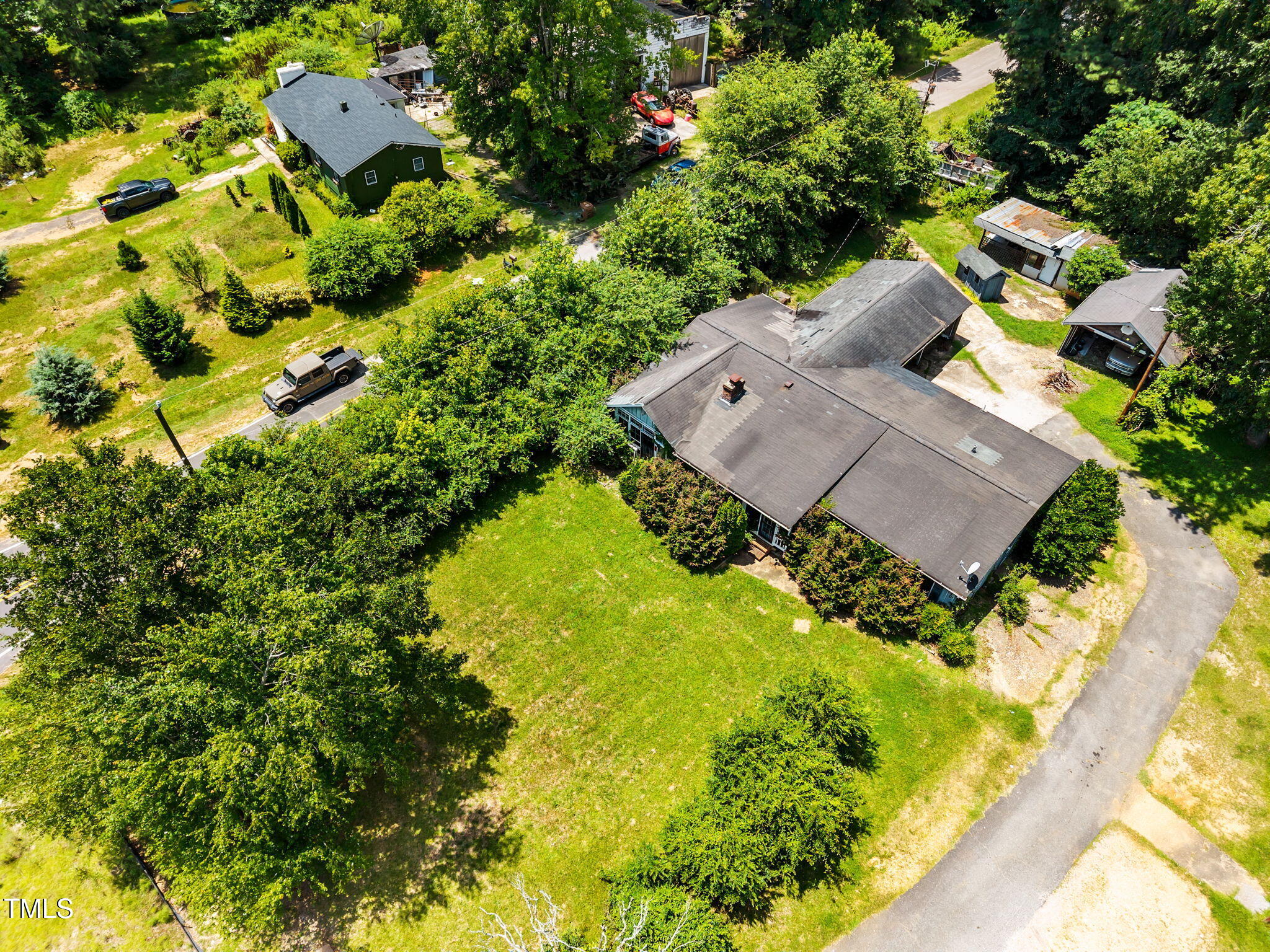 9640 Holly Springs Road Property Photo 5