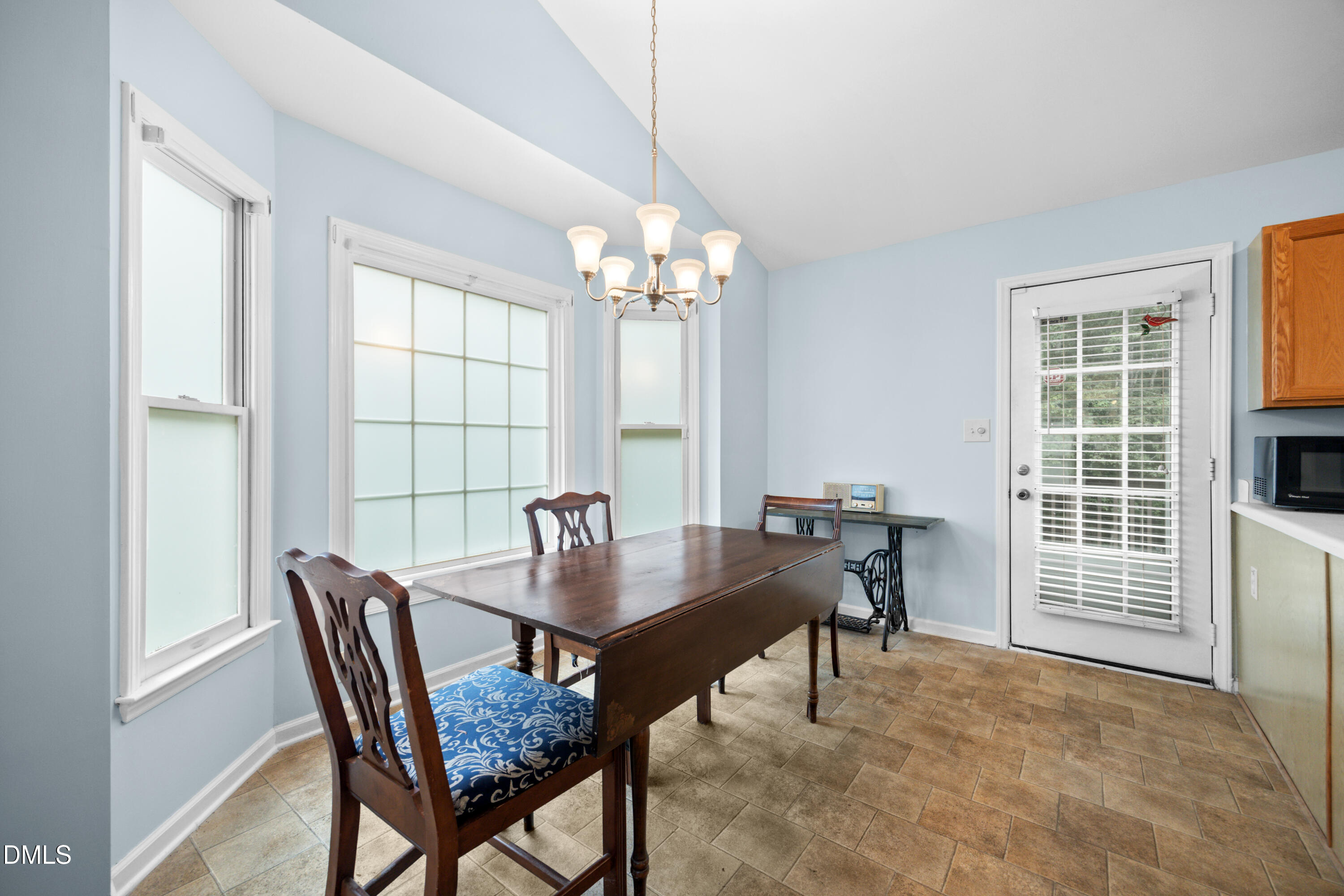 6 Bentwood Place Property Photo 10