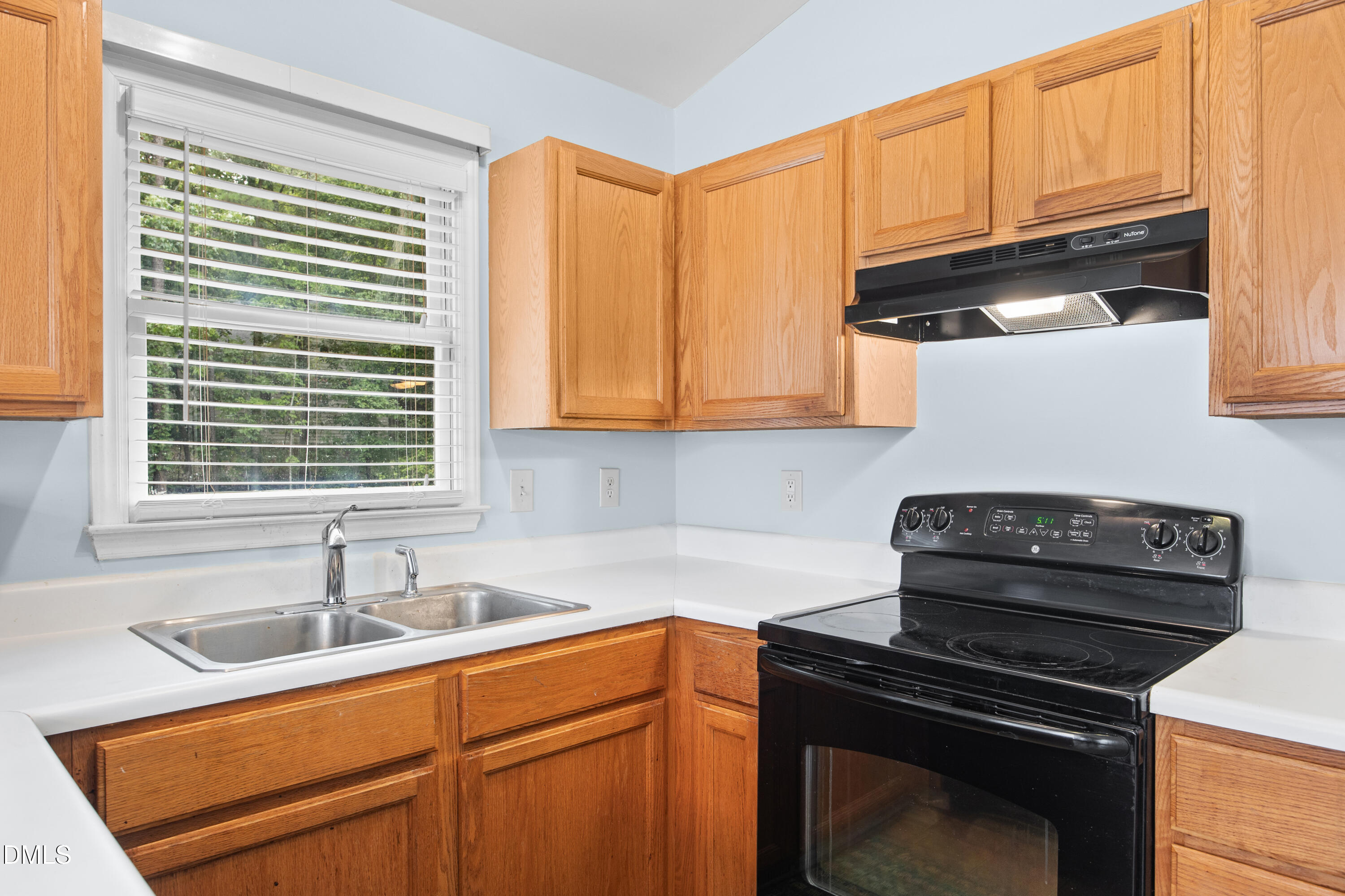 6 Bentwood Place Property Photo 16