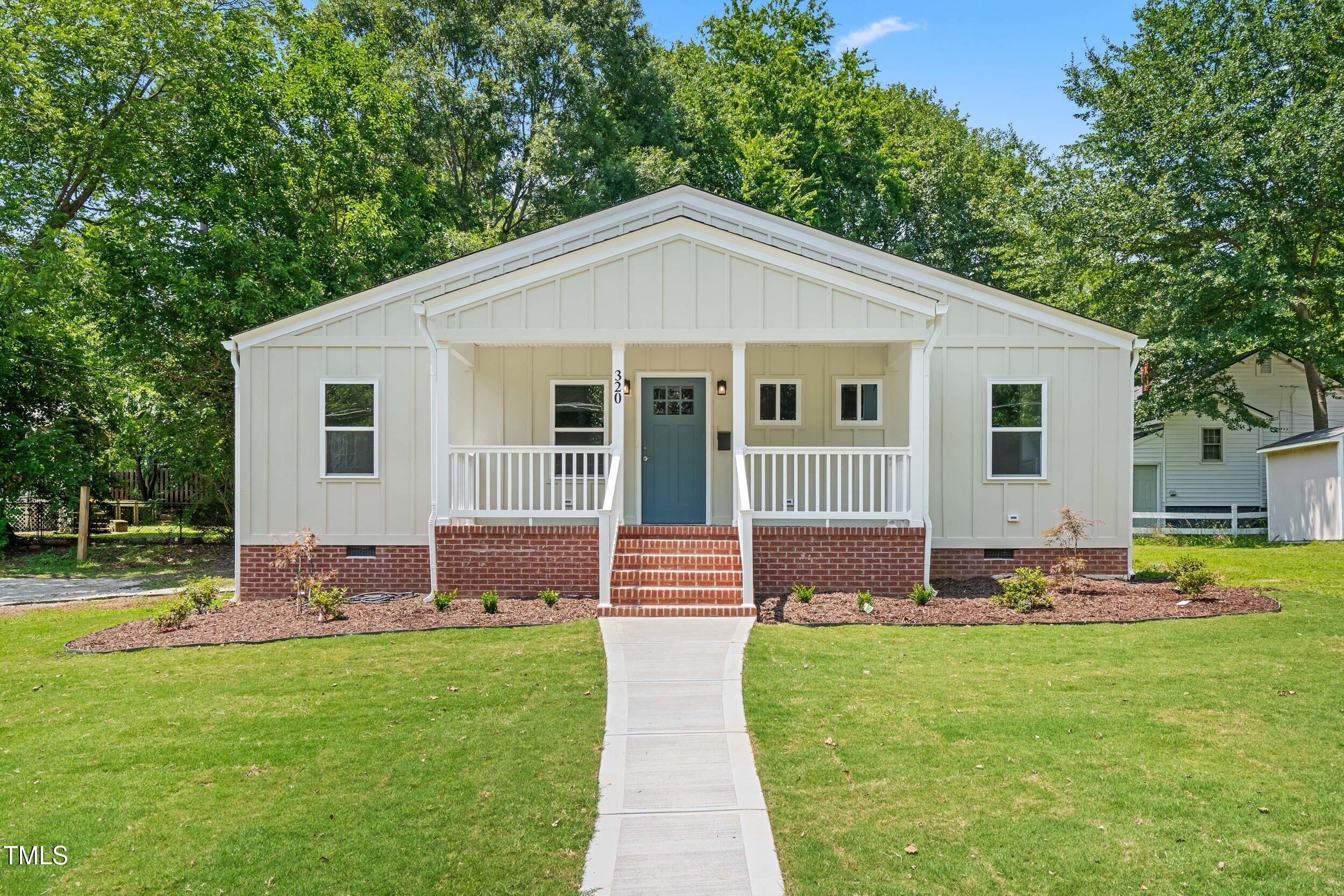 320 Clay Street Property Photo 1