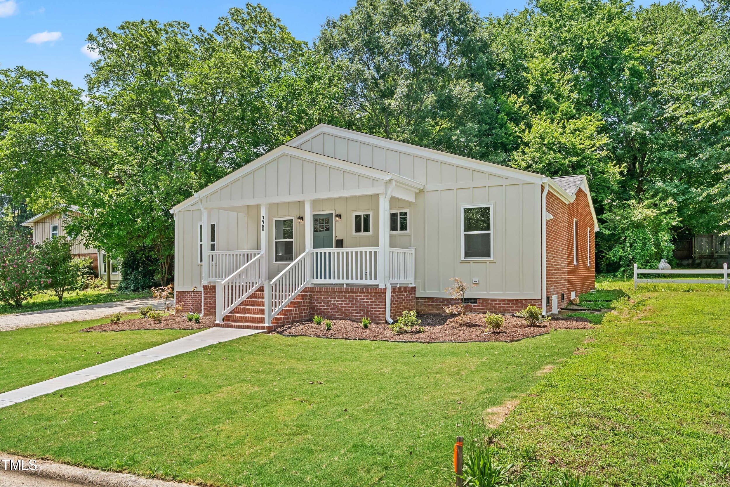 320 Clay Street Property Photo 2