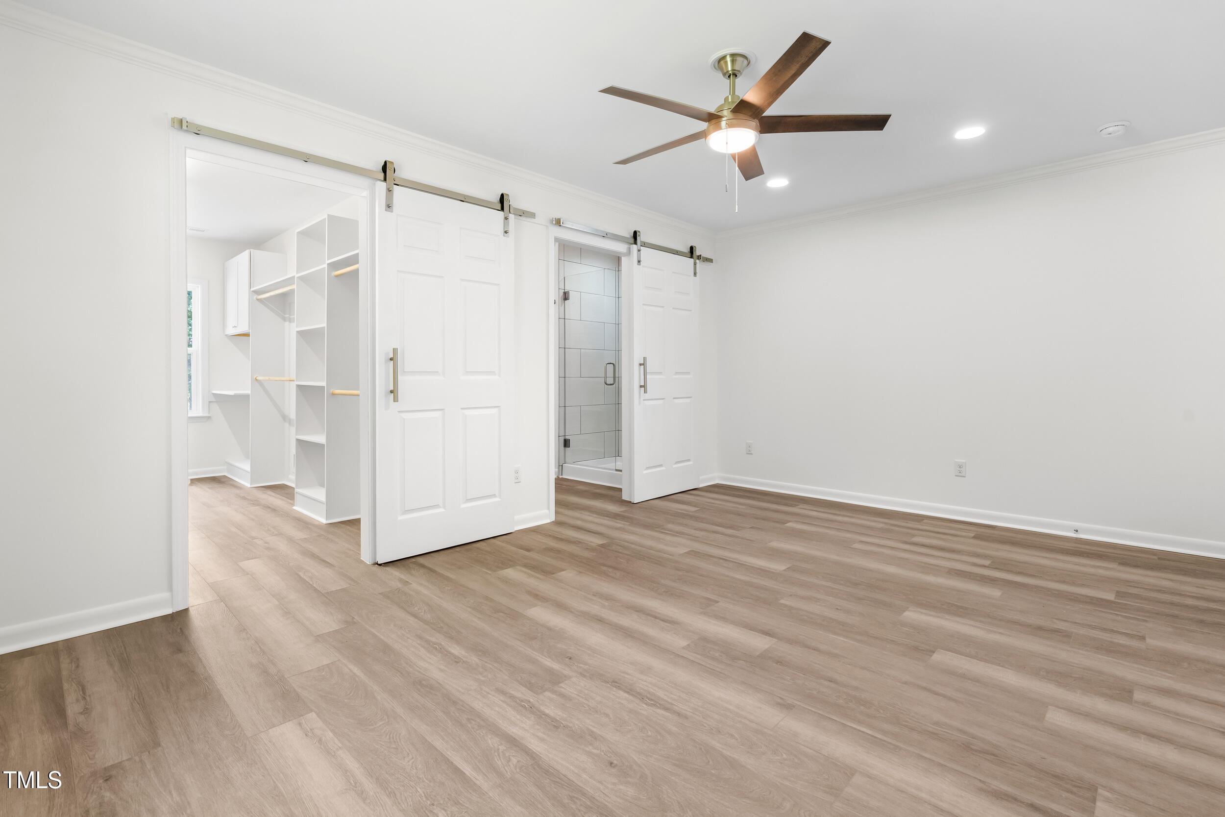 320 Clay Street Property Photo 15