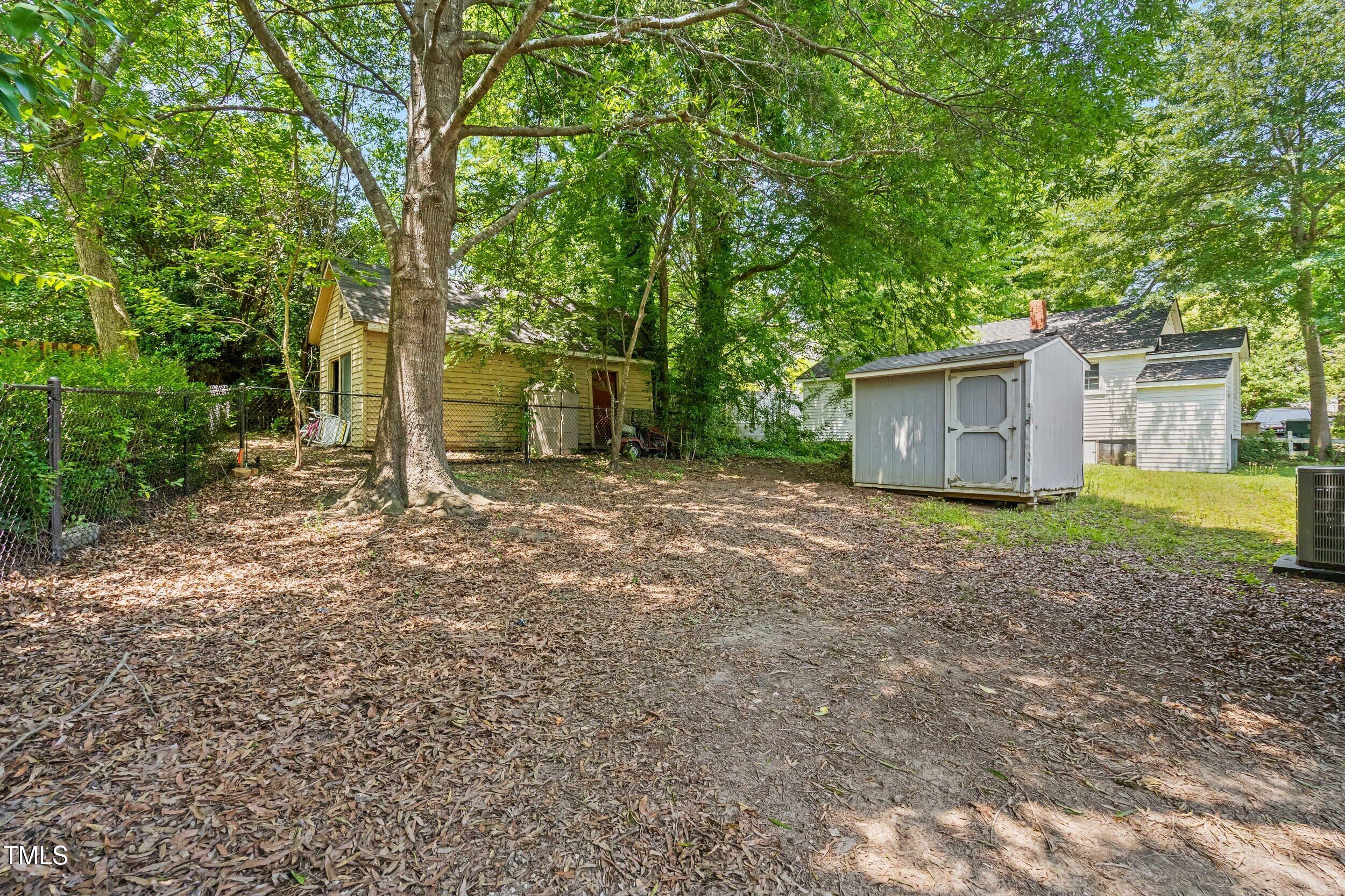 320 Clay Street Property Photo 23