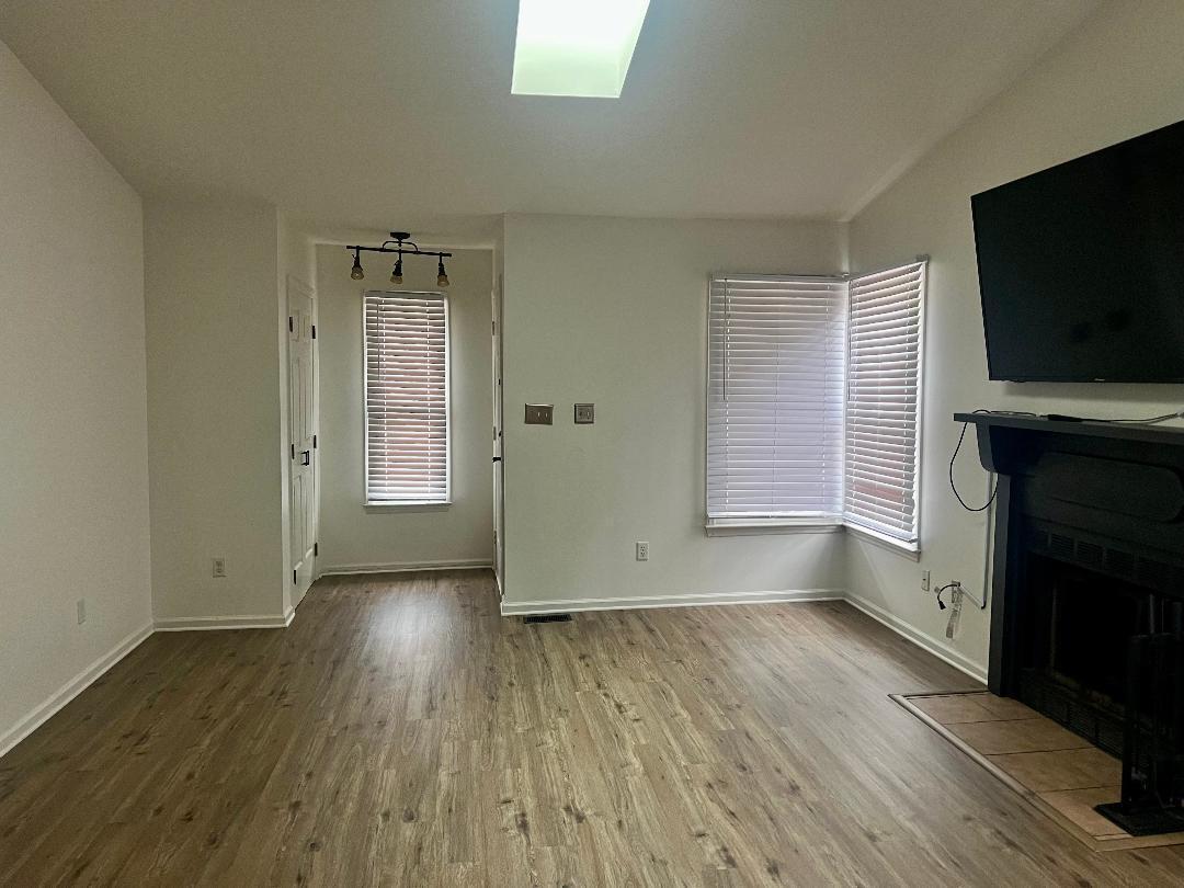 102 Shotts Court Property Photo 6