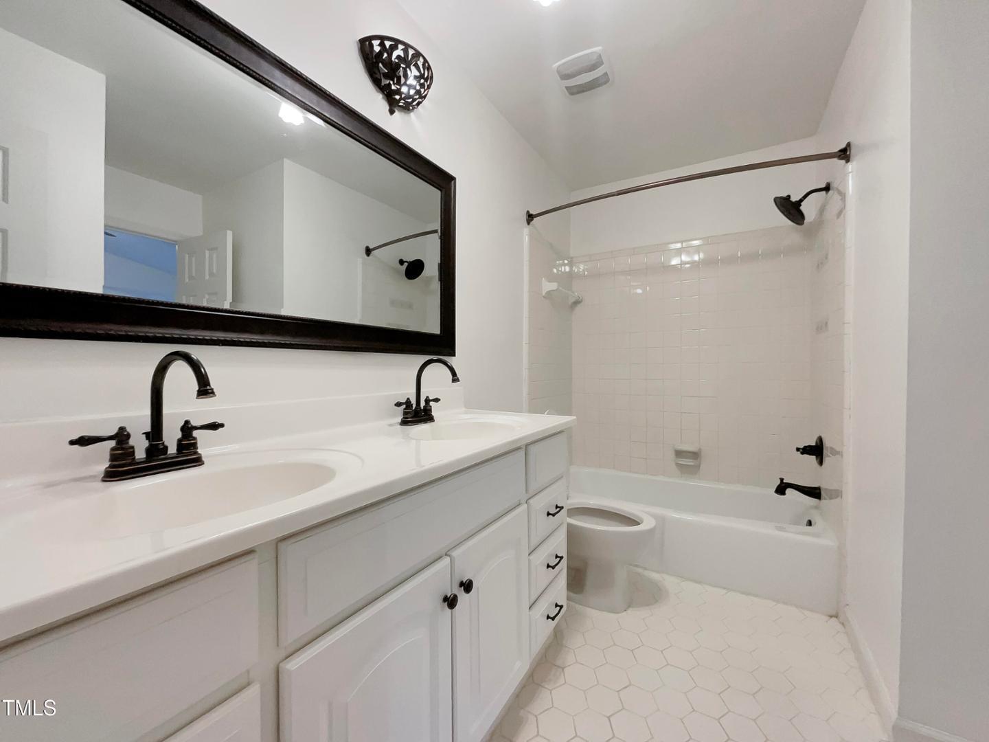 102 Shotts Court Property Photo 15
