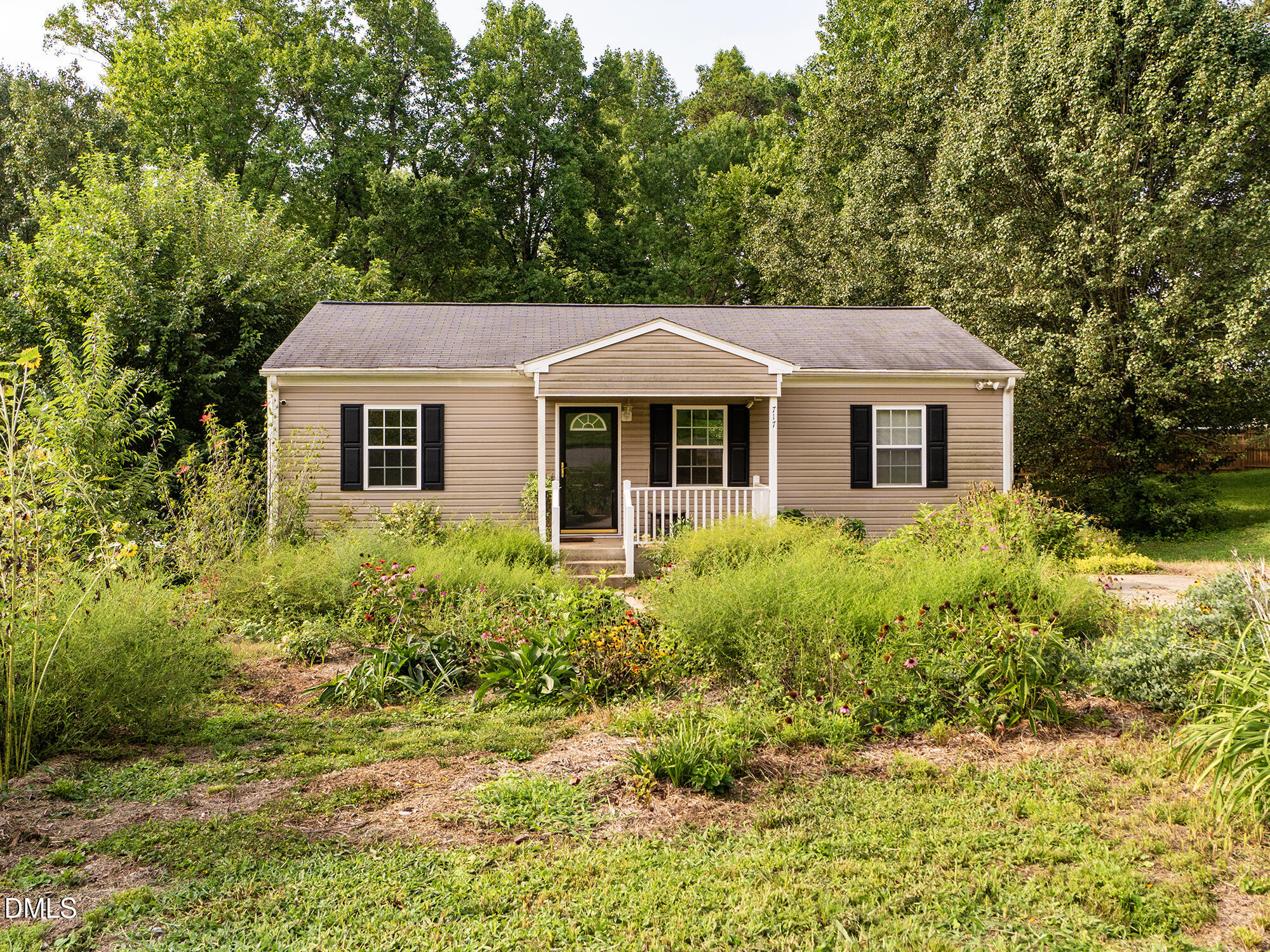 717 Scott Court Property Photo 1