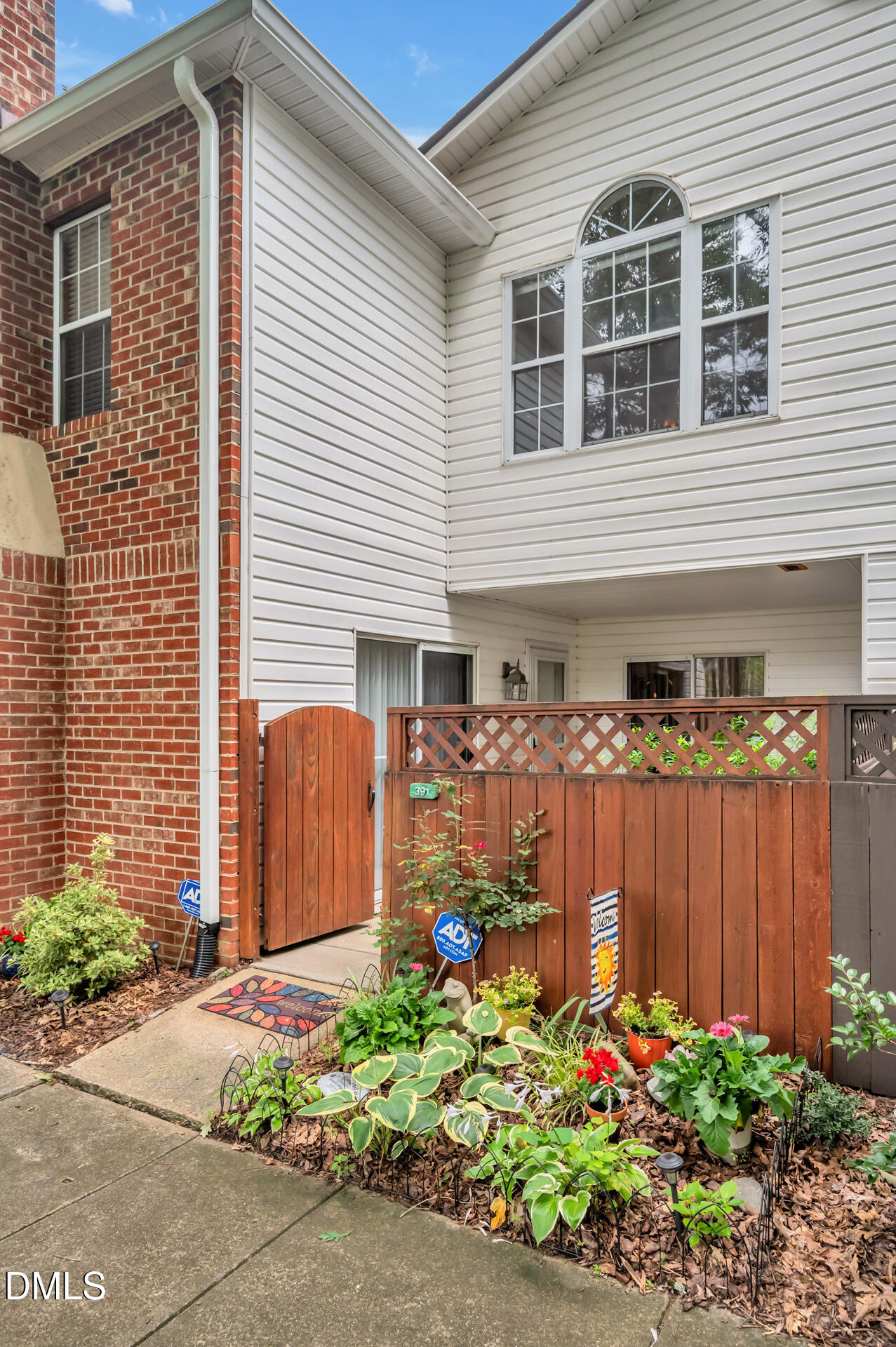 391 Summerwalk Circle Property Photo 4