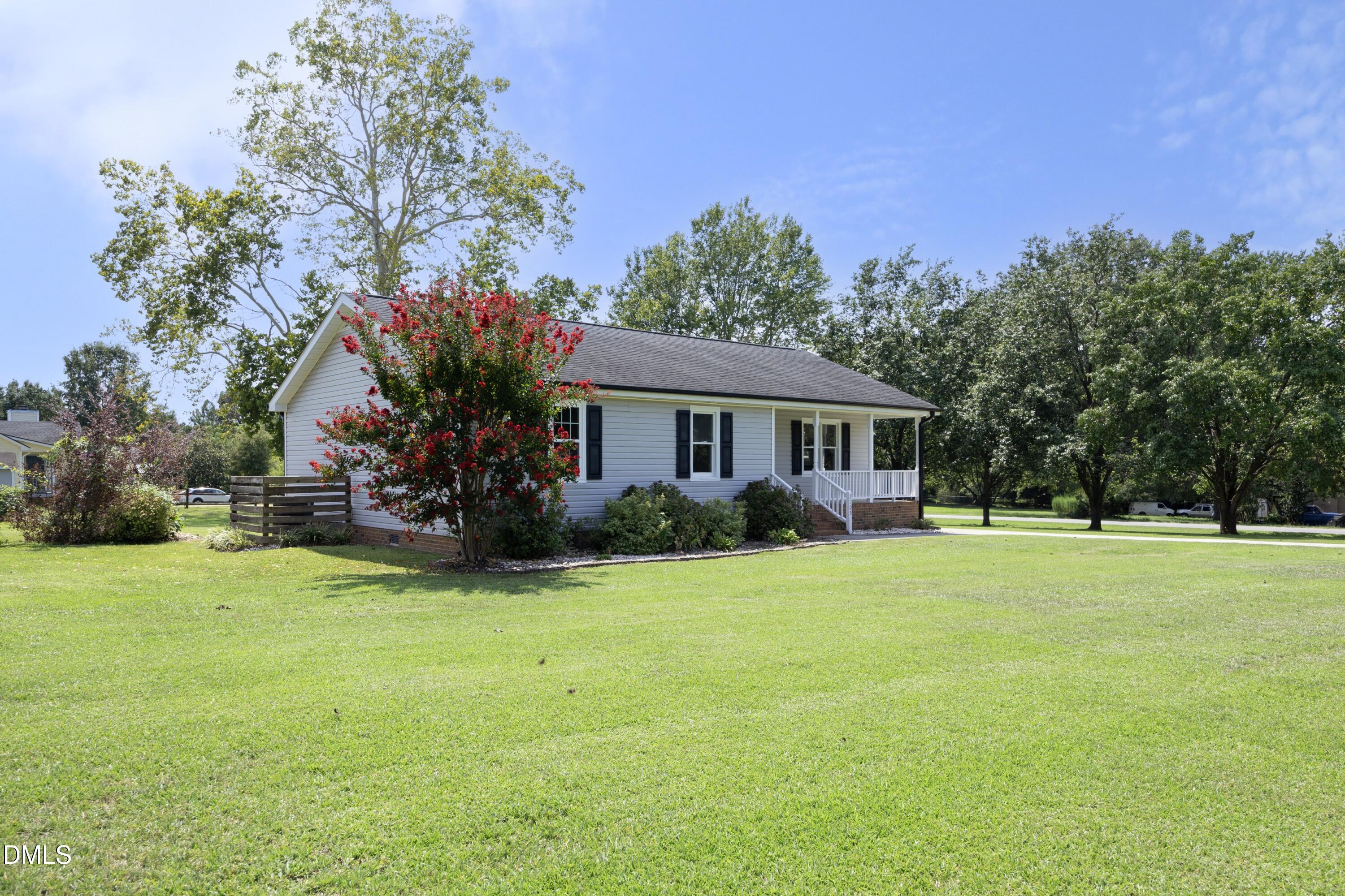 2705 Stageline Drive Property Photo 2