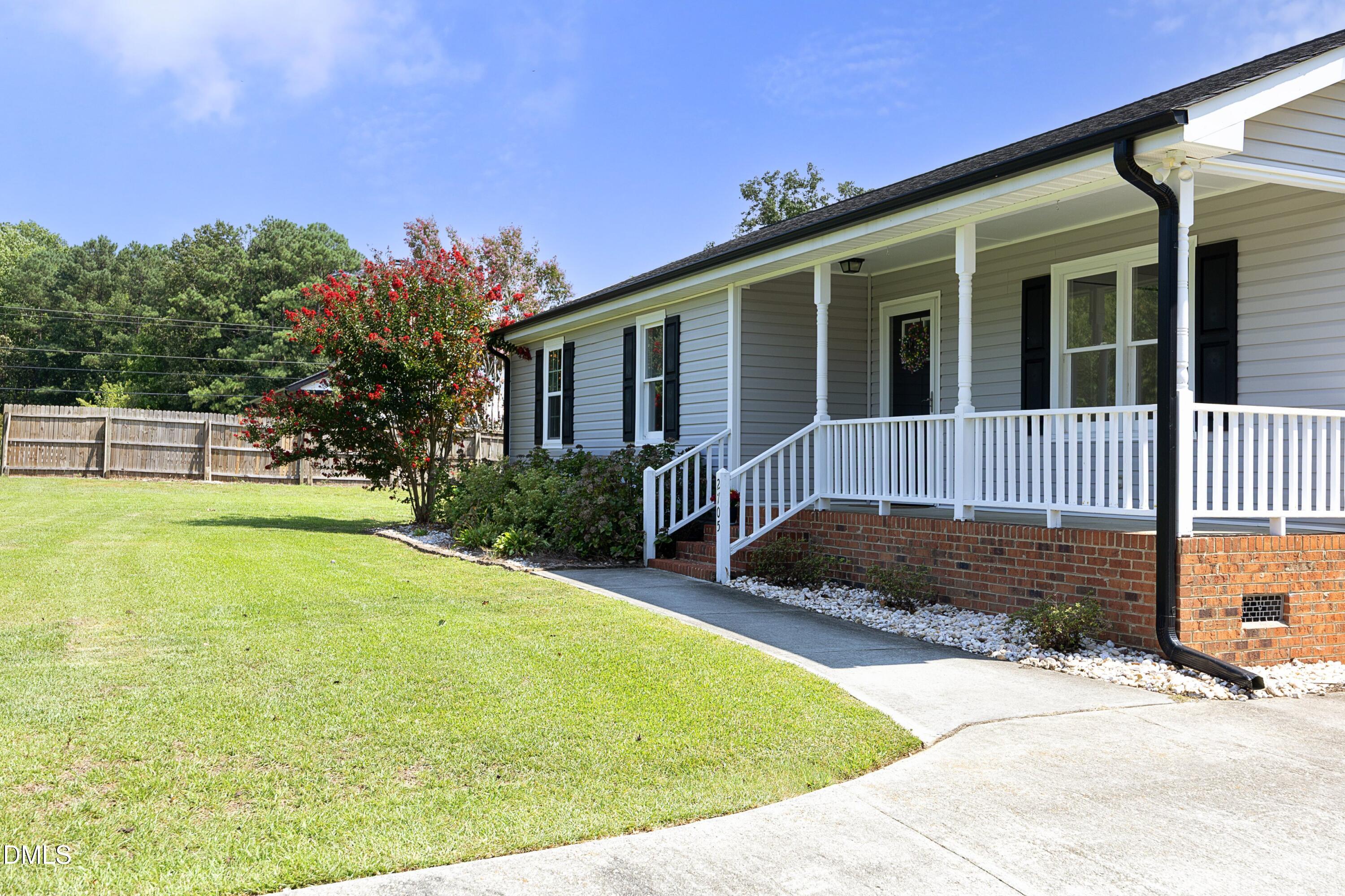 2705 Stageline Drive Property Photo 3