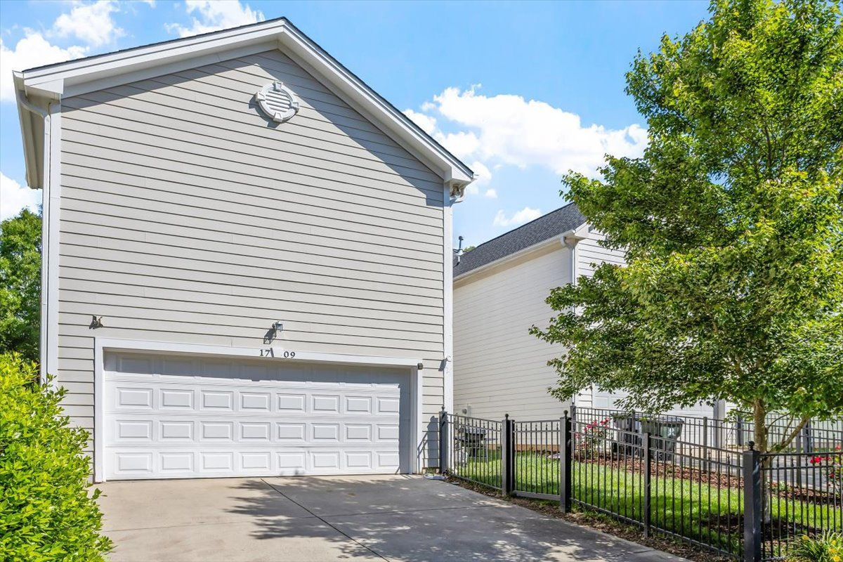 1709 Legendary Lane Property Photo 30