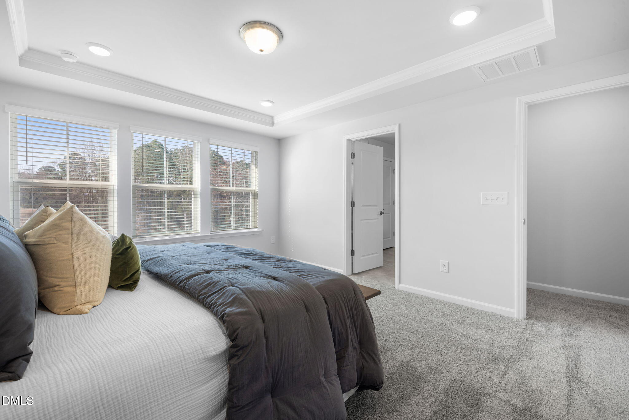 725 Wicklow Hall Drive Property Photo 11