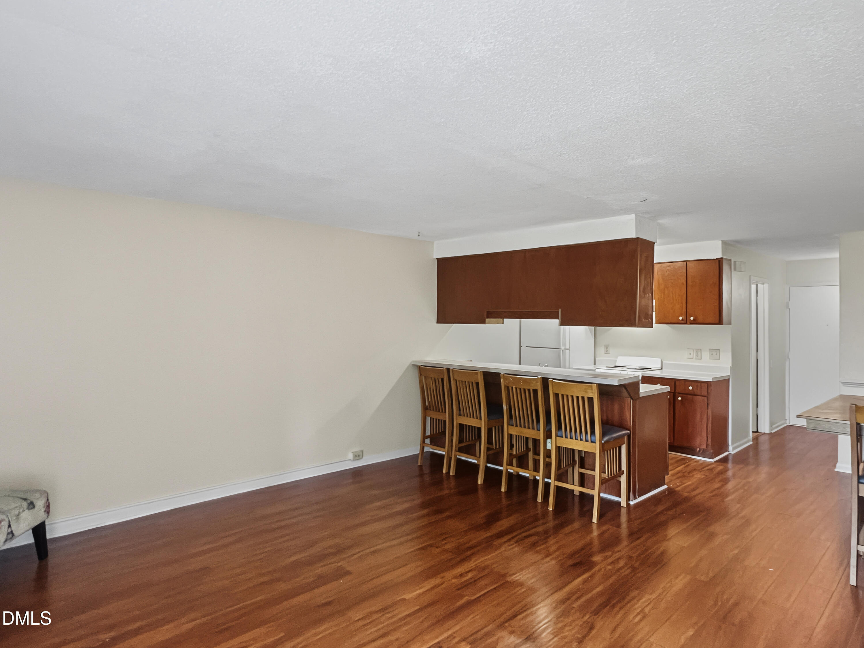 3007 Huntleigh Drive Property Photo 7