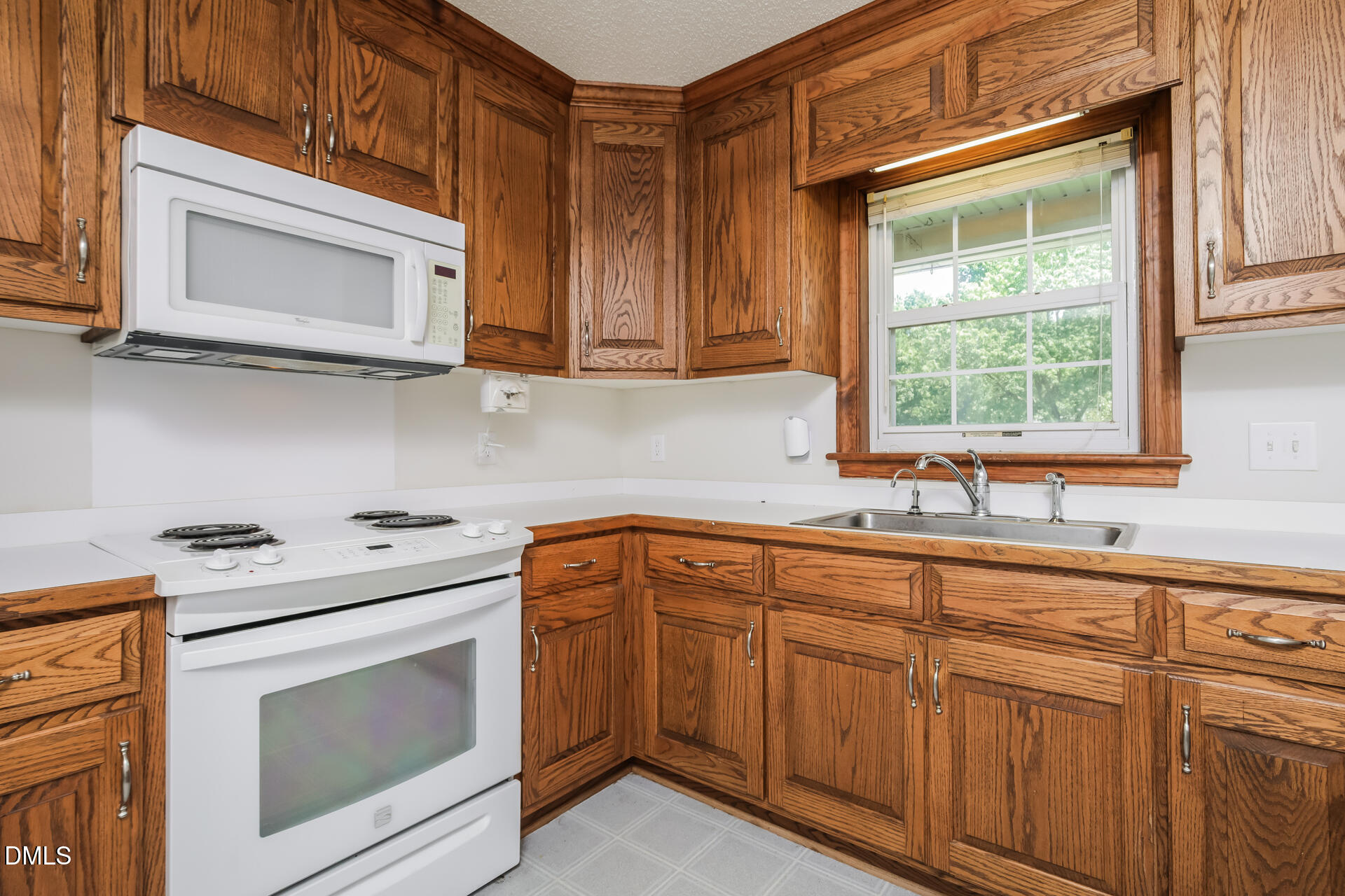 1732 Bobwhite Lane Property Photo 7