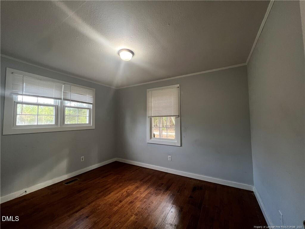 2594 Marks Road Property Photo 4