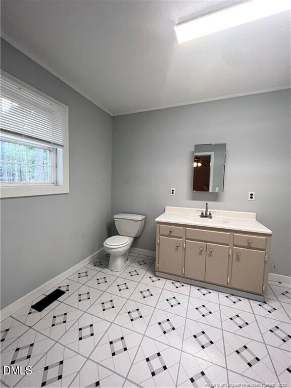 2594 Marks Road Property Photo 6