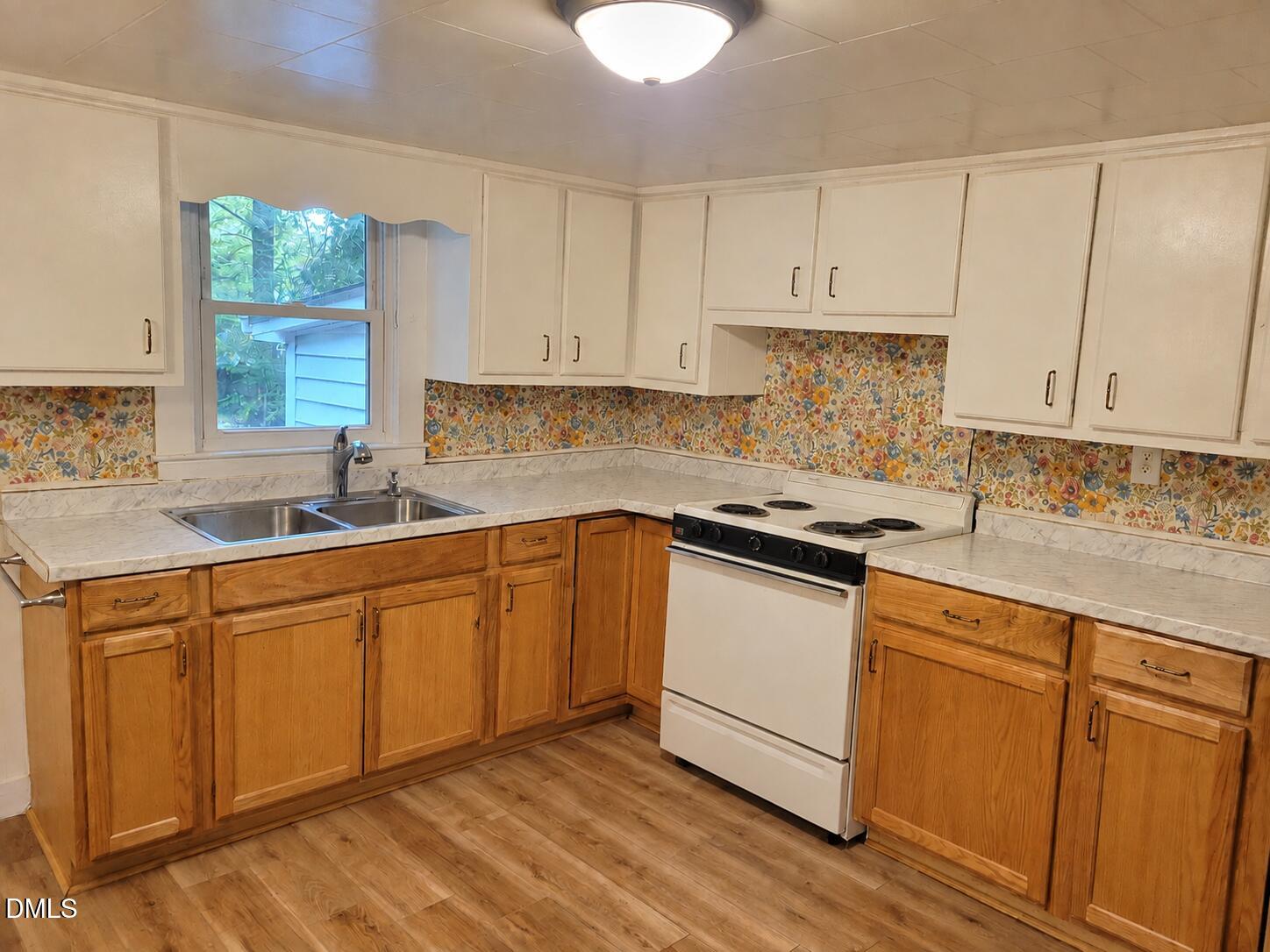 536 Patrick Street Property Photo 3