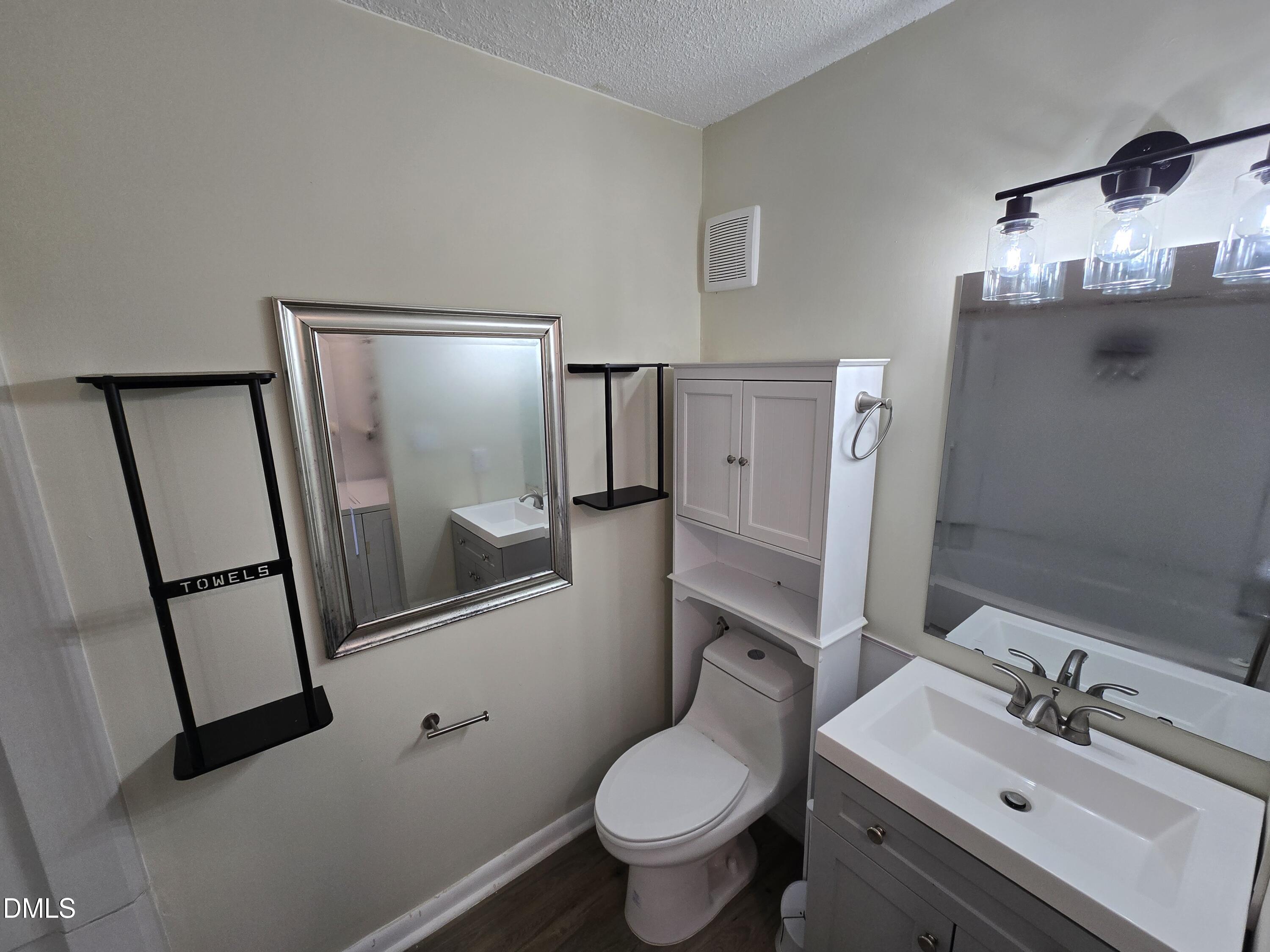 3071 Huntleigh Drive Property Photo 3