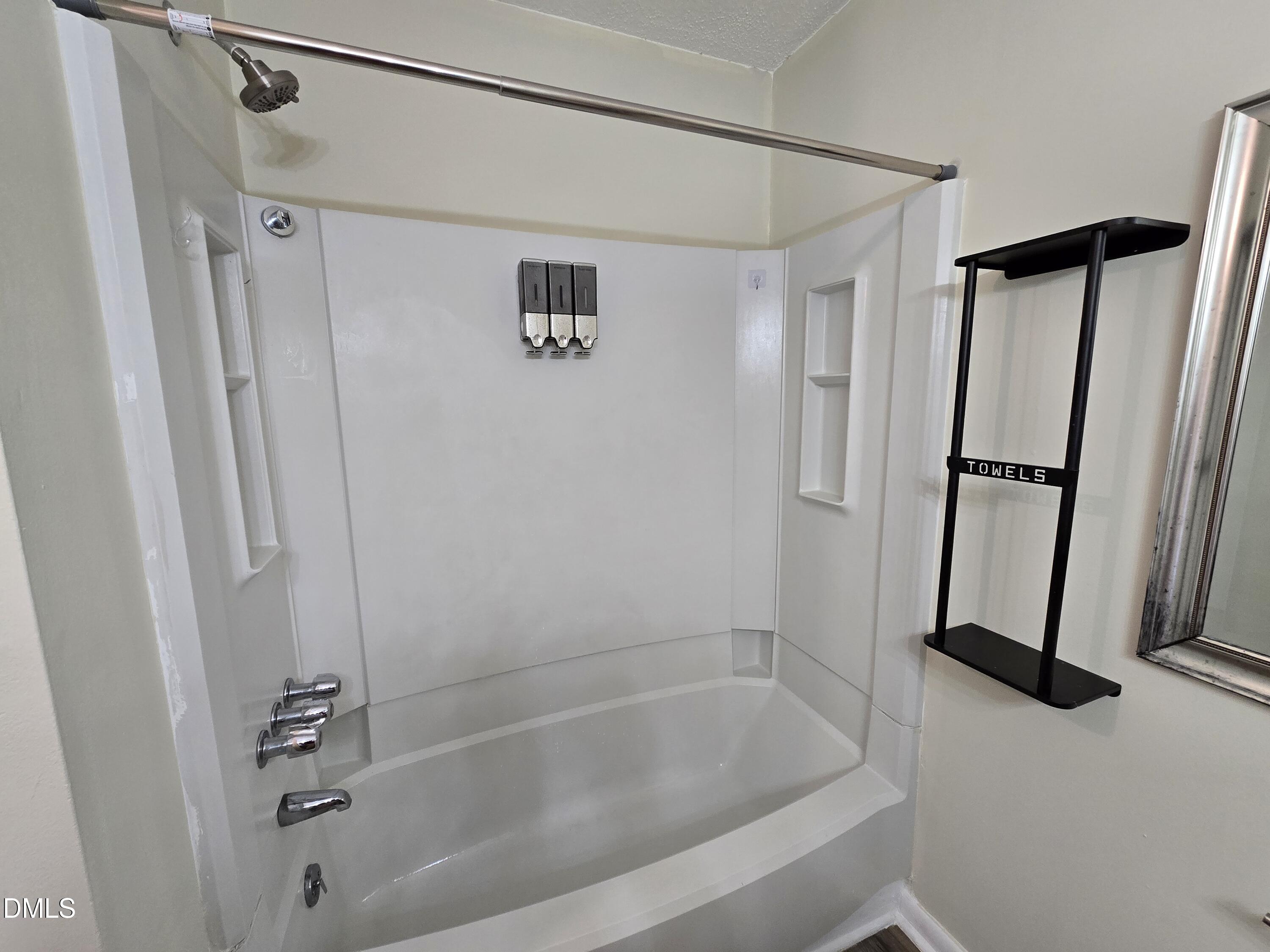 3071 Huntleigh Drive Property Photo 4