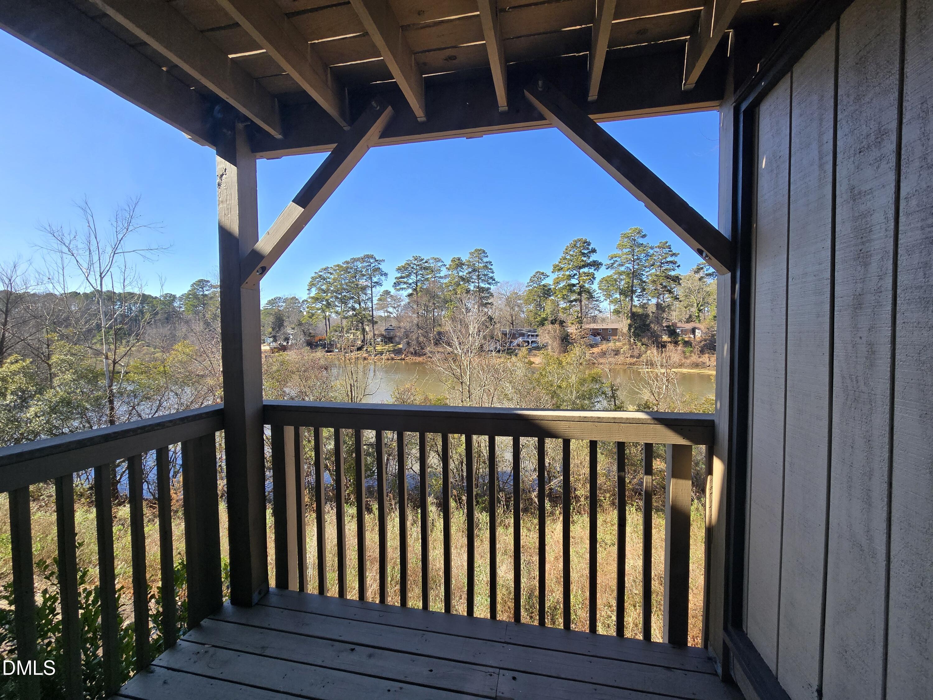 3071 Huntleigh Drive Property Photo 8