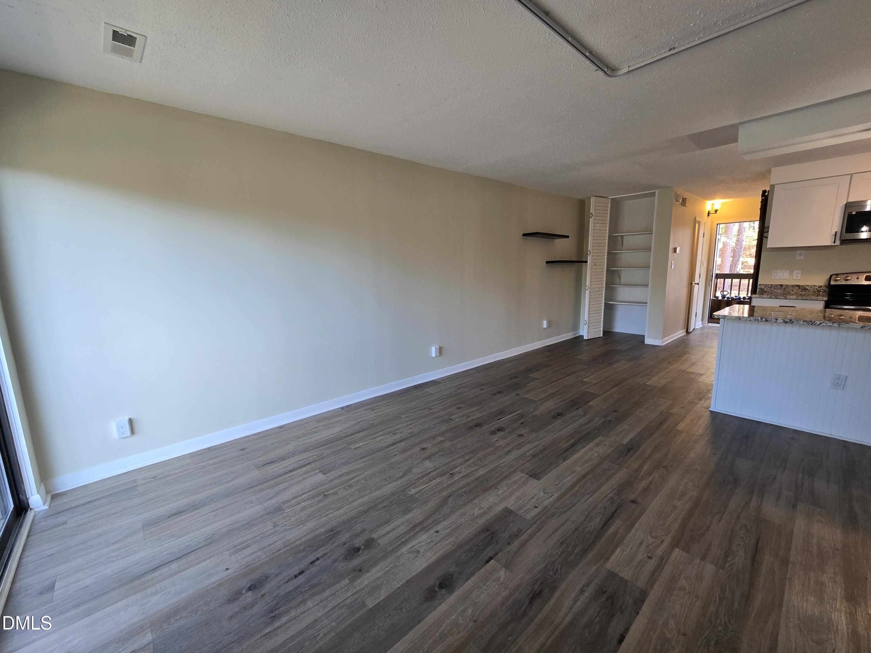 3071 Huntleigh Drive Property Photo 9