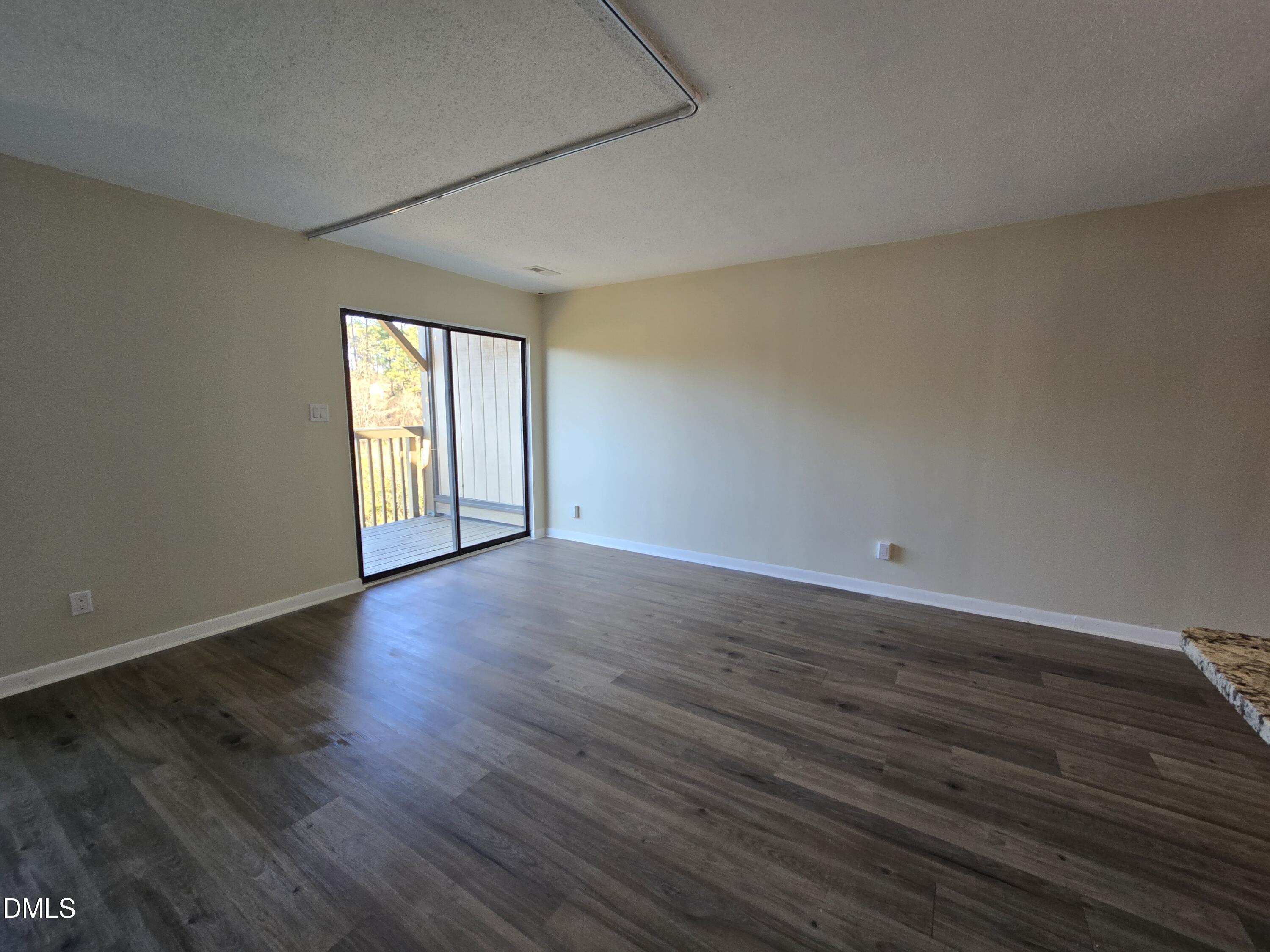 3071 Huntleigh Drive Property Photo 11