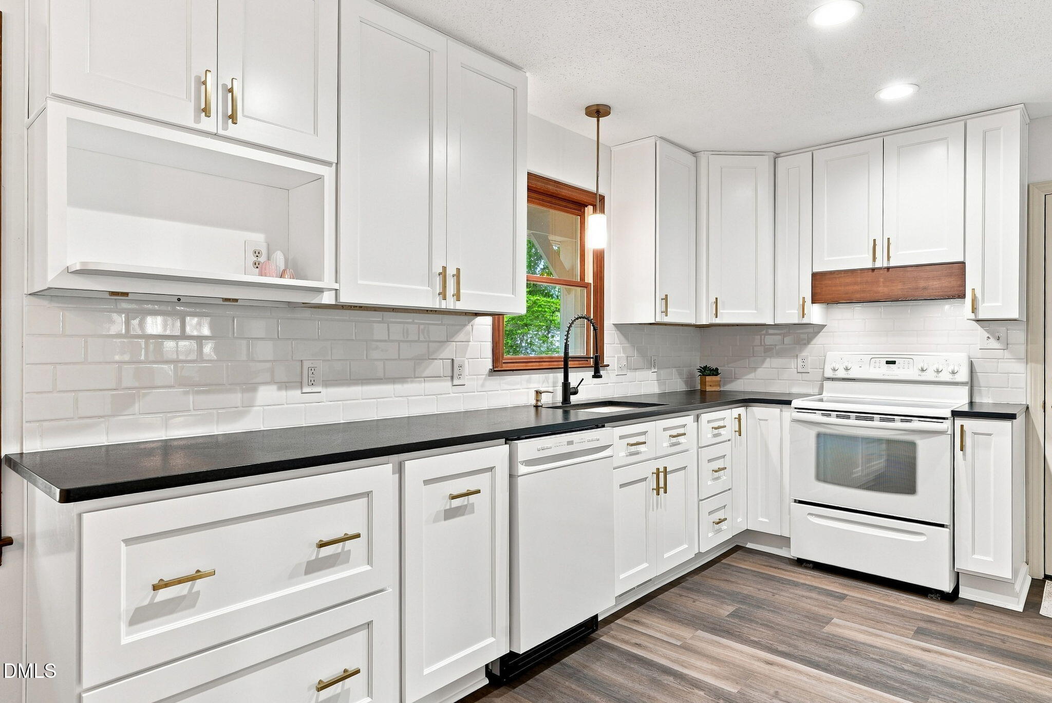 1211 Flanders Street Property Photo 10