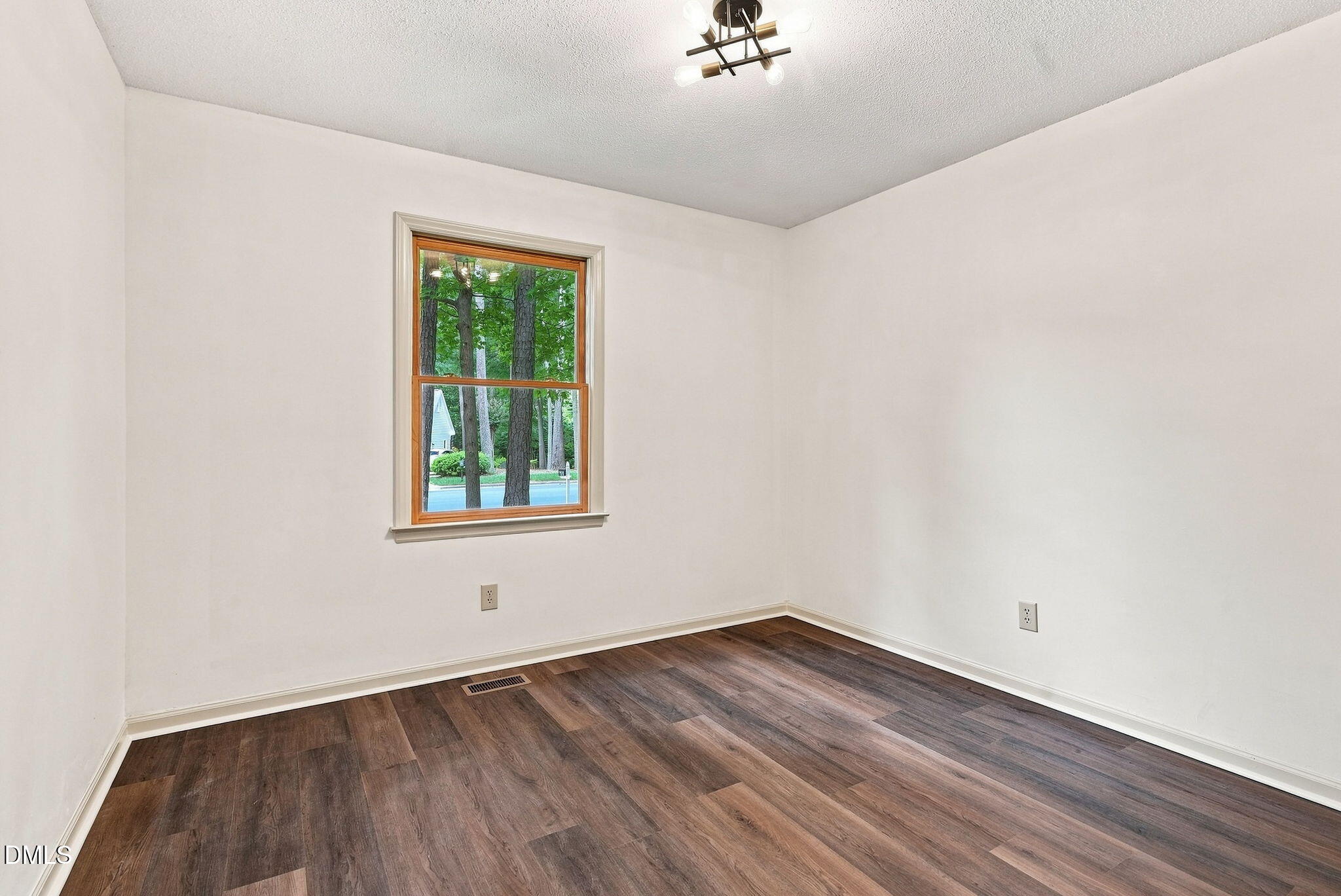 1211 Flanders Street Property Photo 34