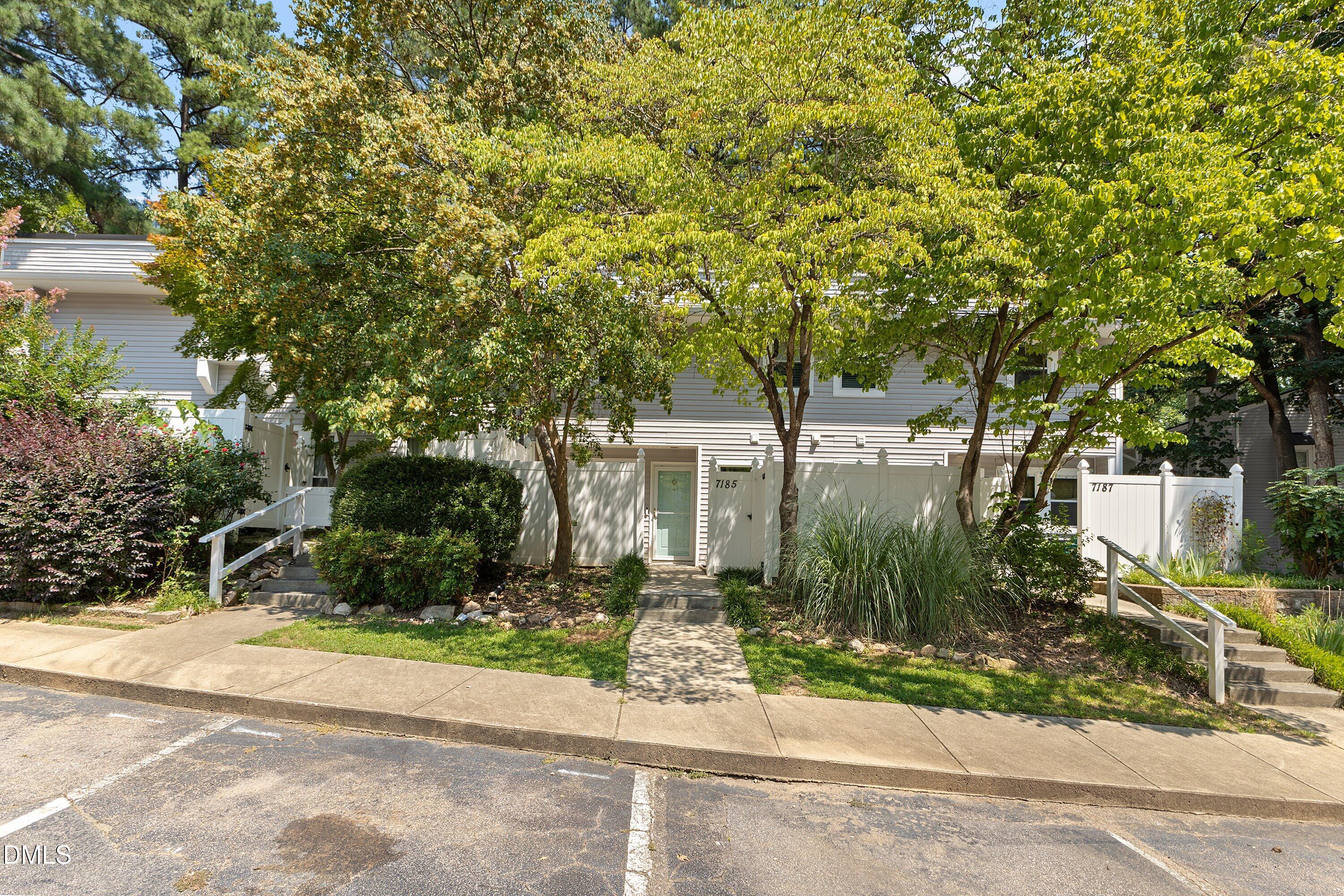 7185 Sandy Creek Drive Property Photo 2