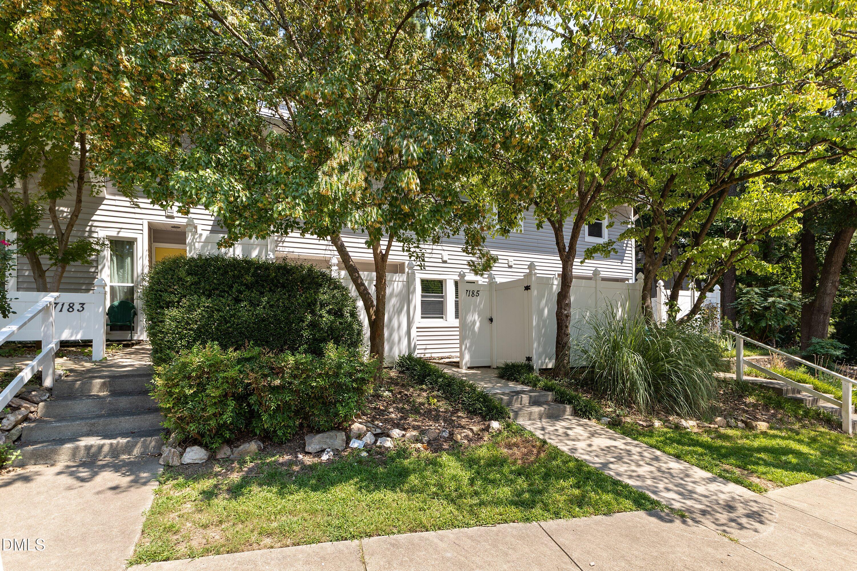 7185 Sandy Creek Drive Property Photo 3
