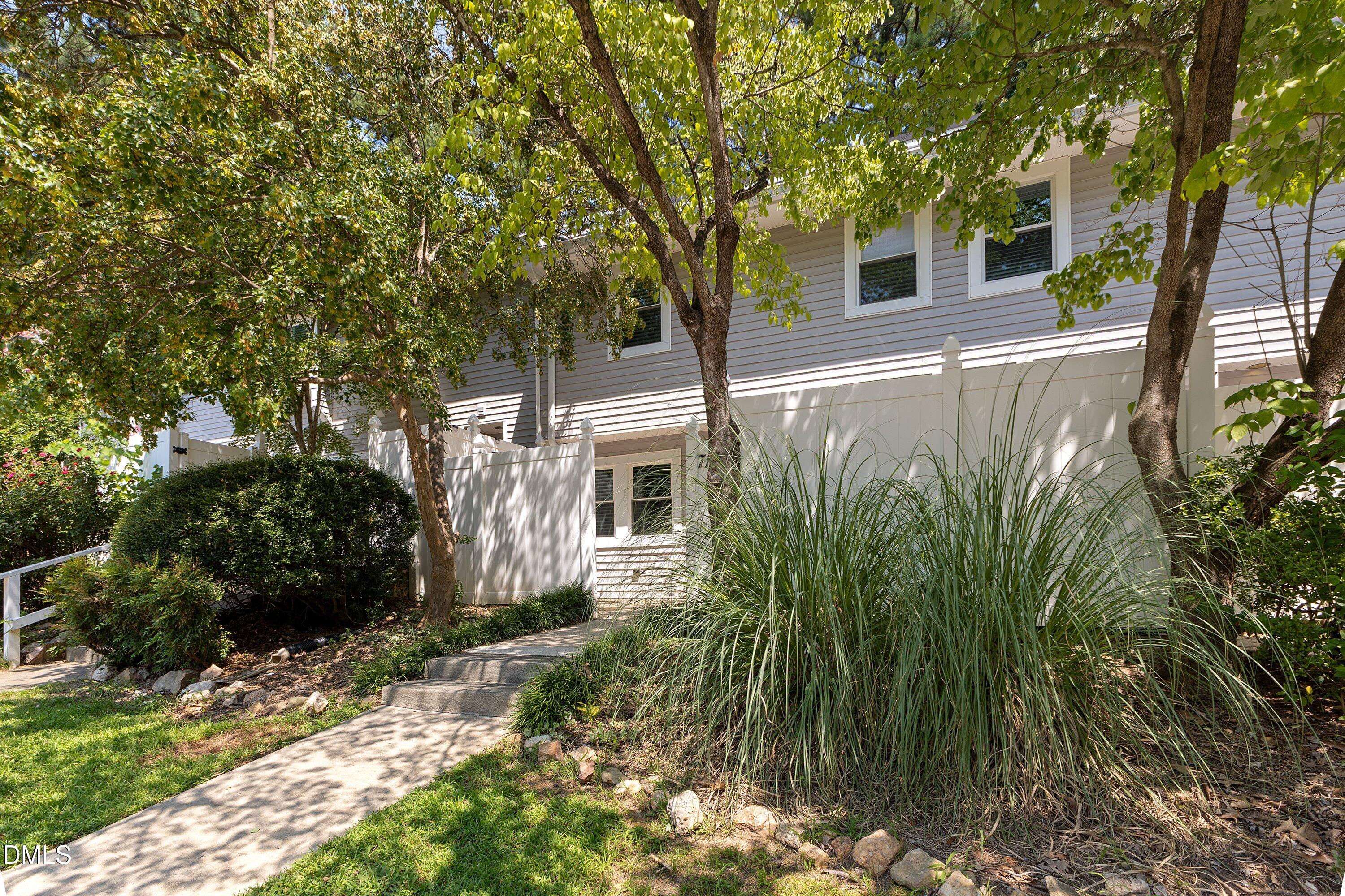 7185 Sandy Creek Drive Property Photo 4