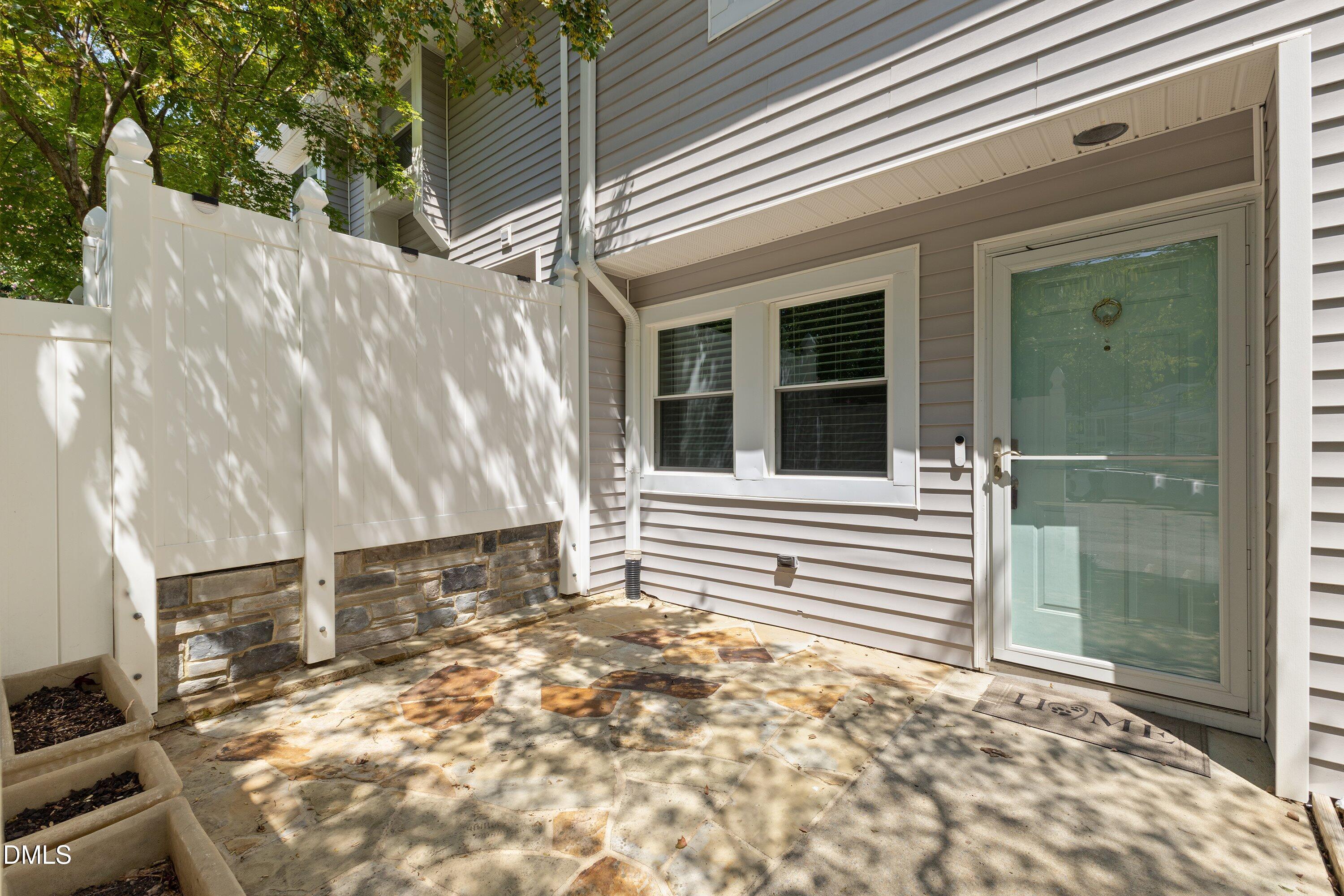 7185 Sandy Creek Drive Property Photo 5