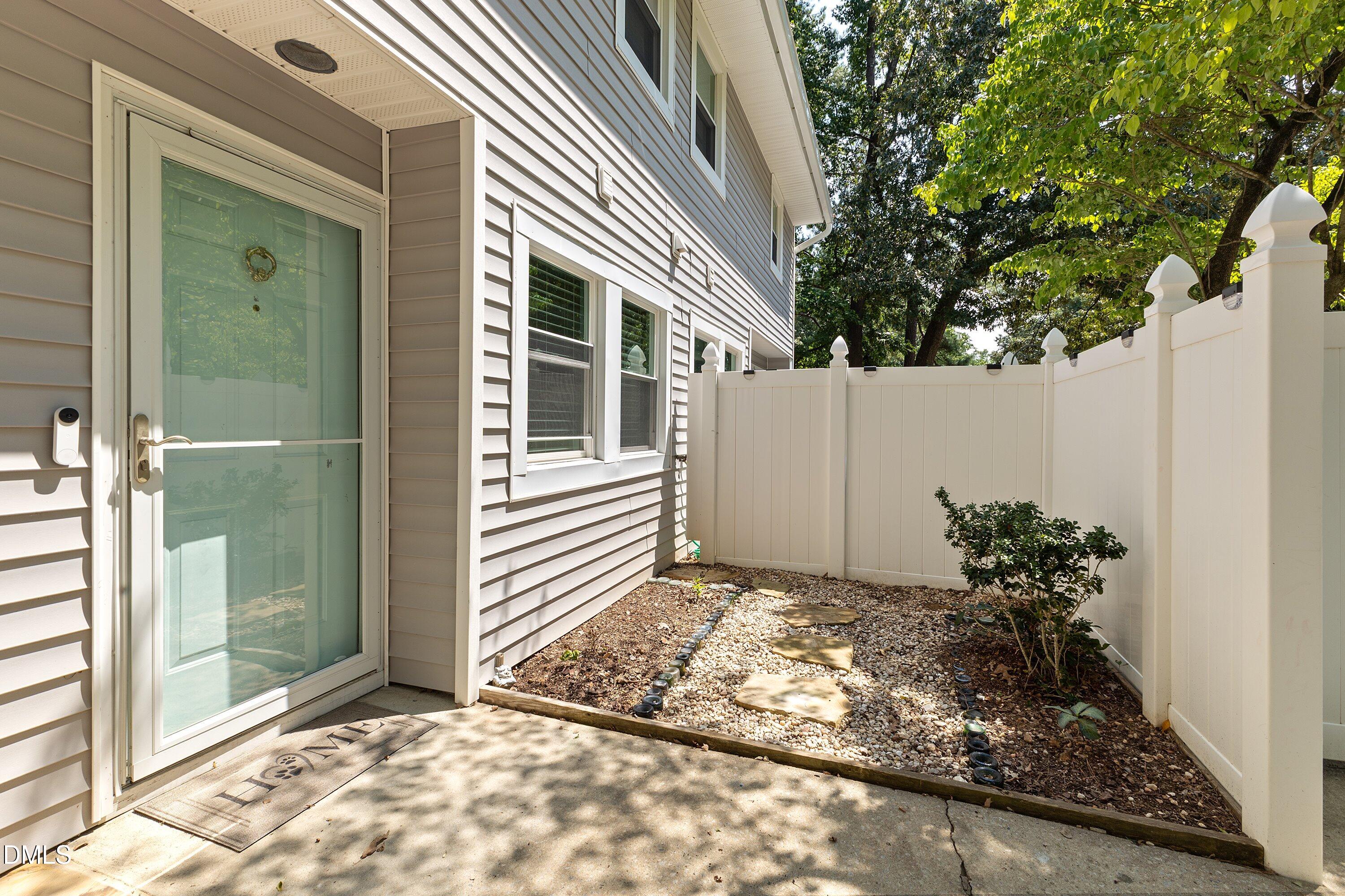 7185 Sandy Creek Drive Property Photo 6