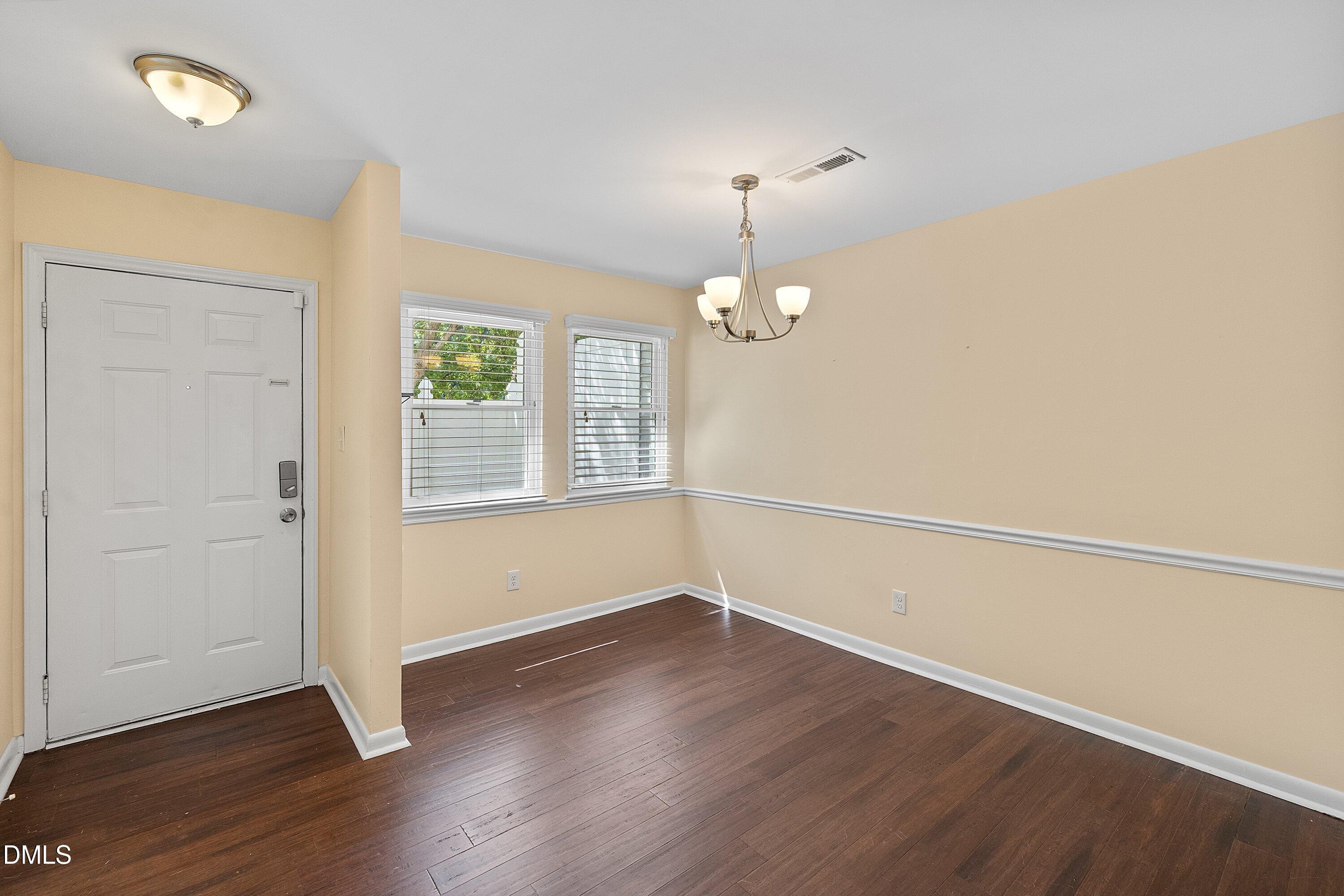7185 Sandy Creek Drive Property Photo 7