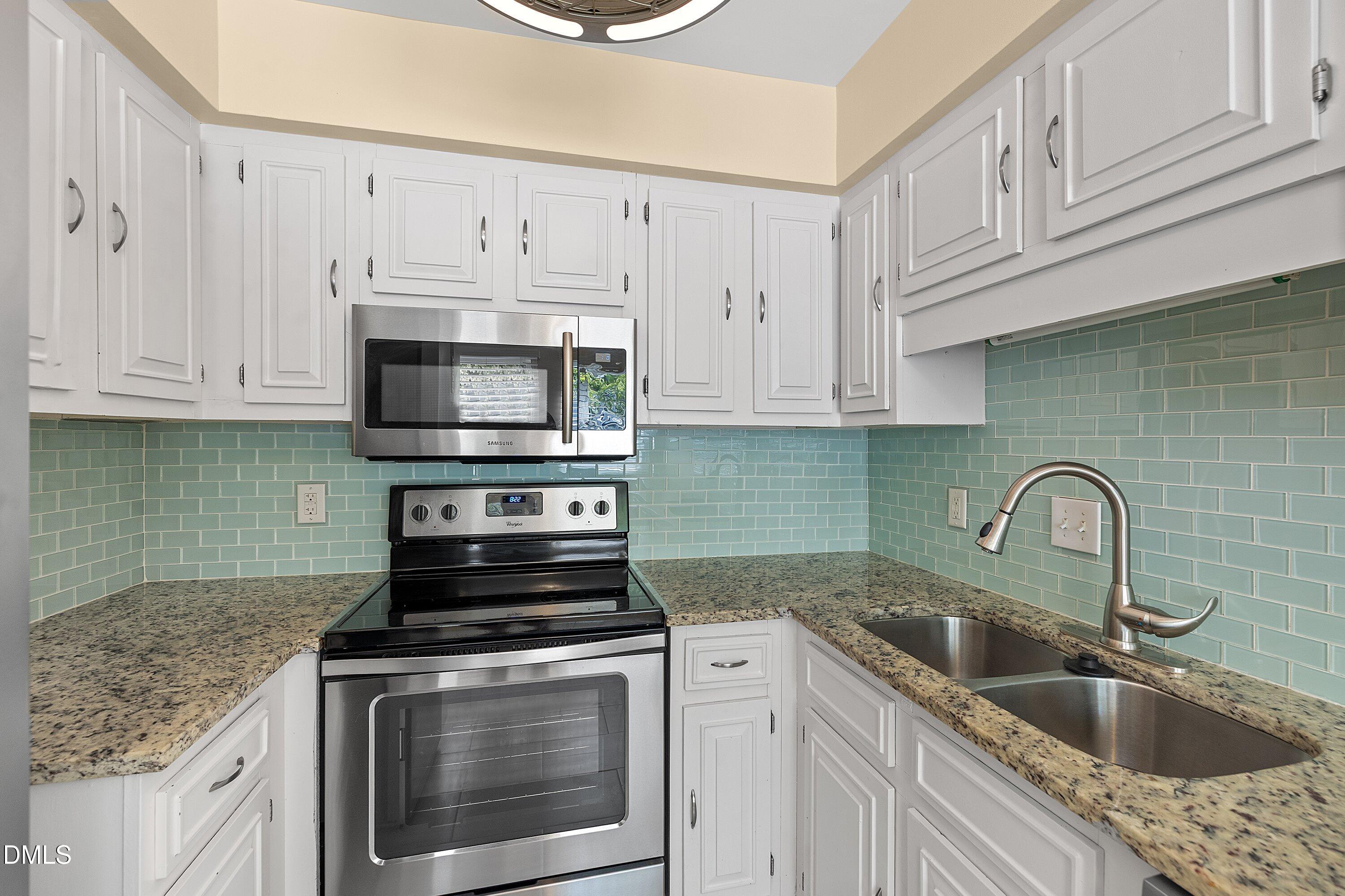 7185 Sandy Creek Drive Property Photo 11
