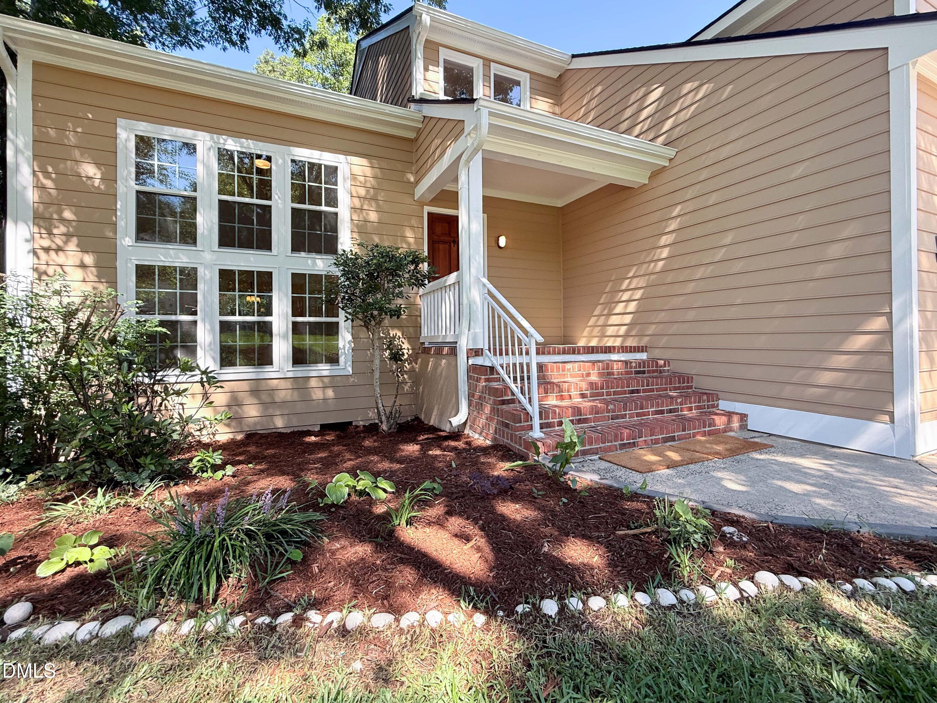 121 Marquette Drive Property Photo 3