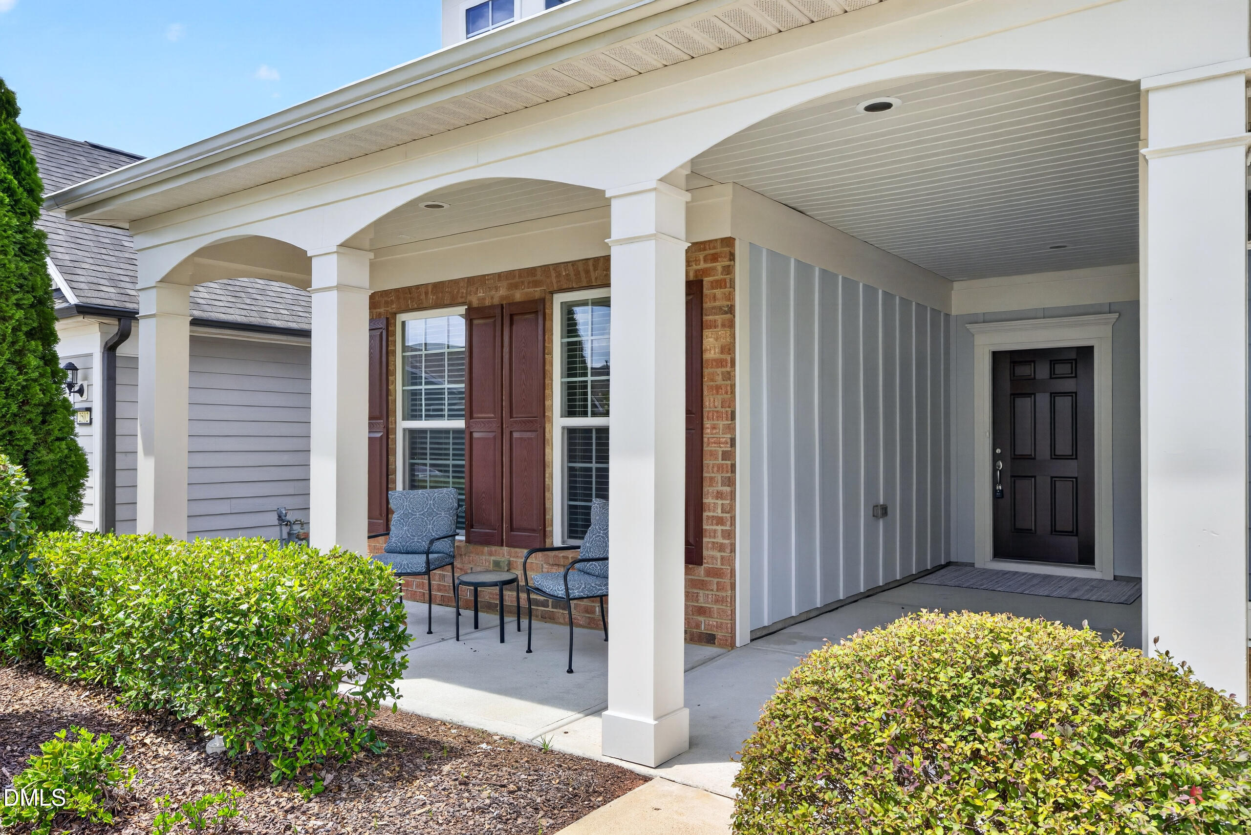 2414 Bloomsbury Manor Drive Property Photo 3