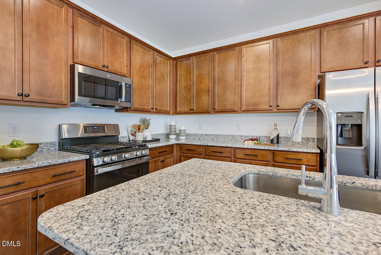 170 Hank Way Property Photo 11