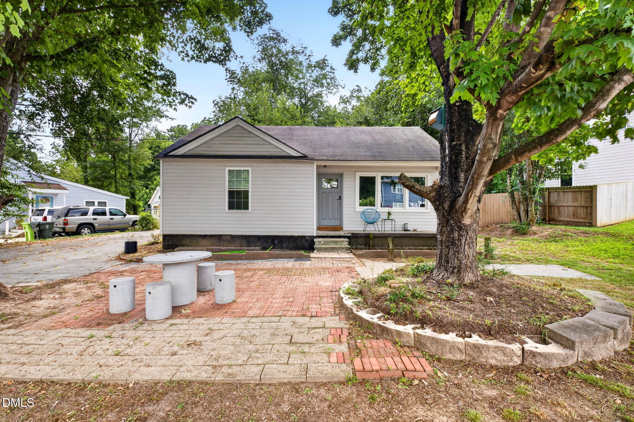 2524 Newbold Street Property Photo 1