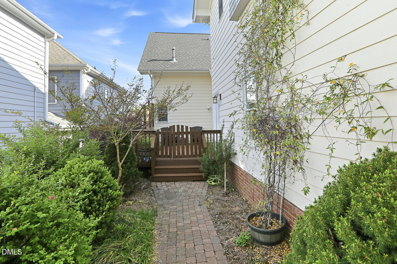 470 Magdala Place Property Photo 35