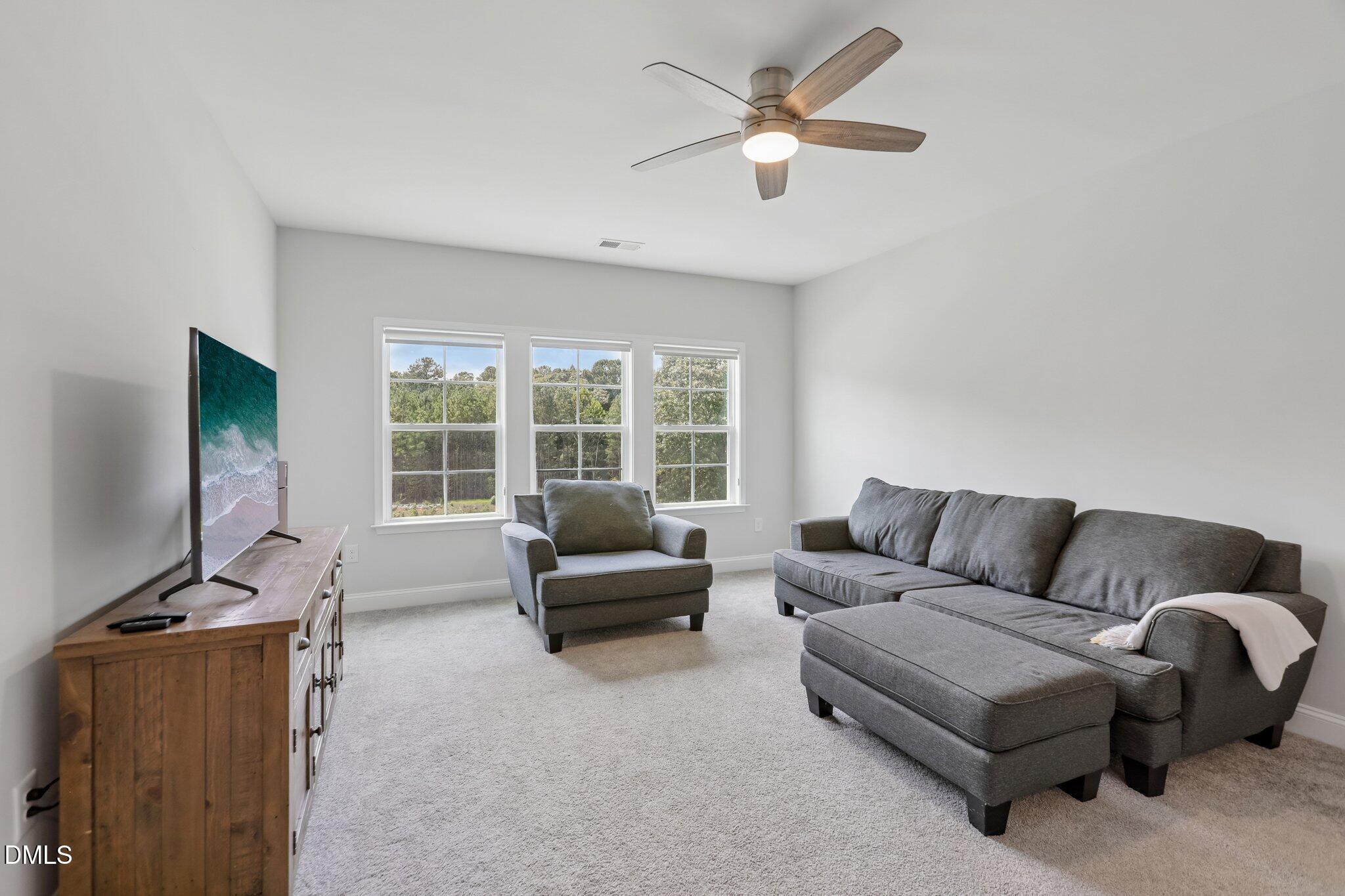 568 The Parks Drive Property Photo 15