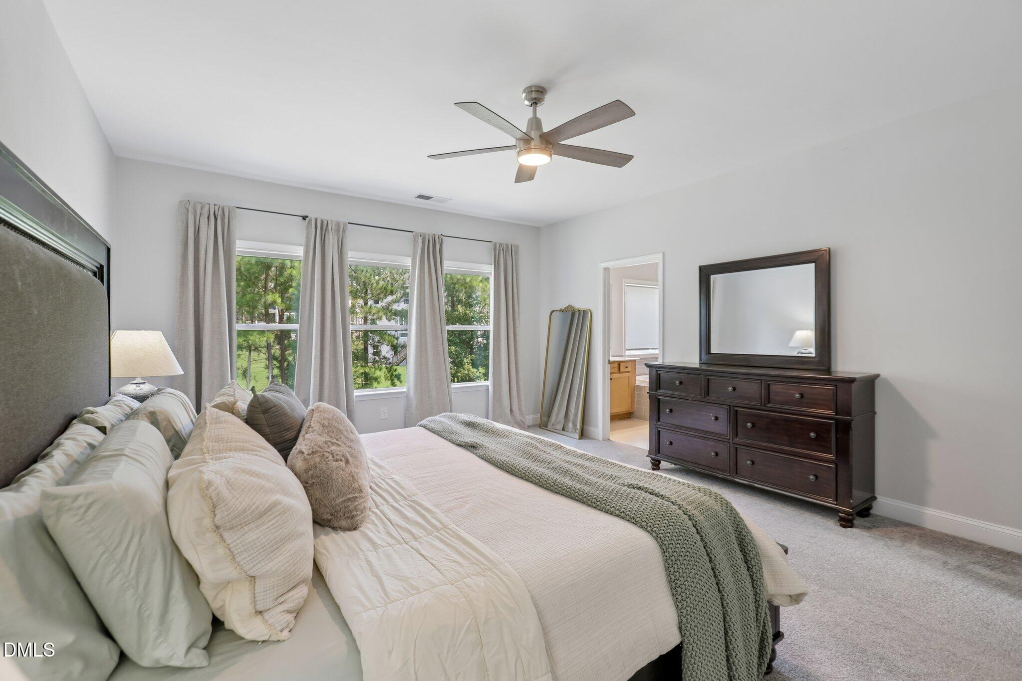 568 The Parks Drive Property Photo 18