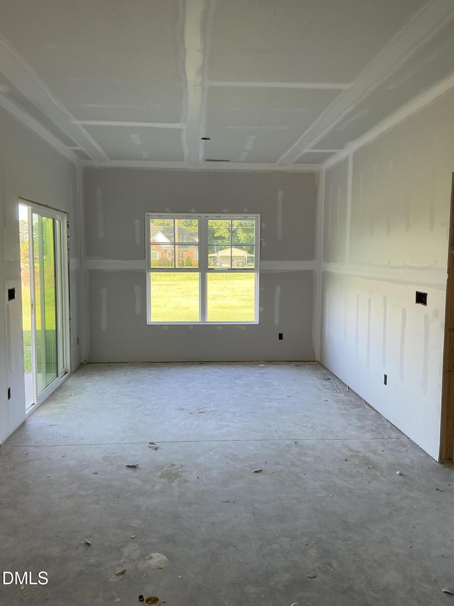 1027 N Lincoln Street Property Photo 3