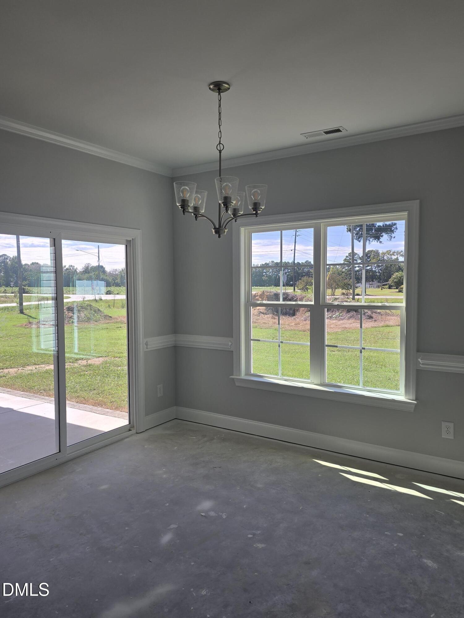 1027 N Lincoln Street Property Photo 3