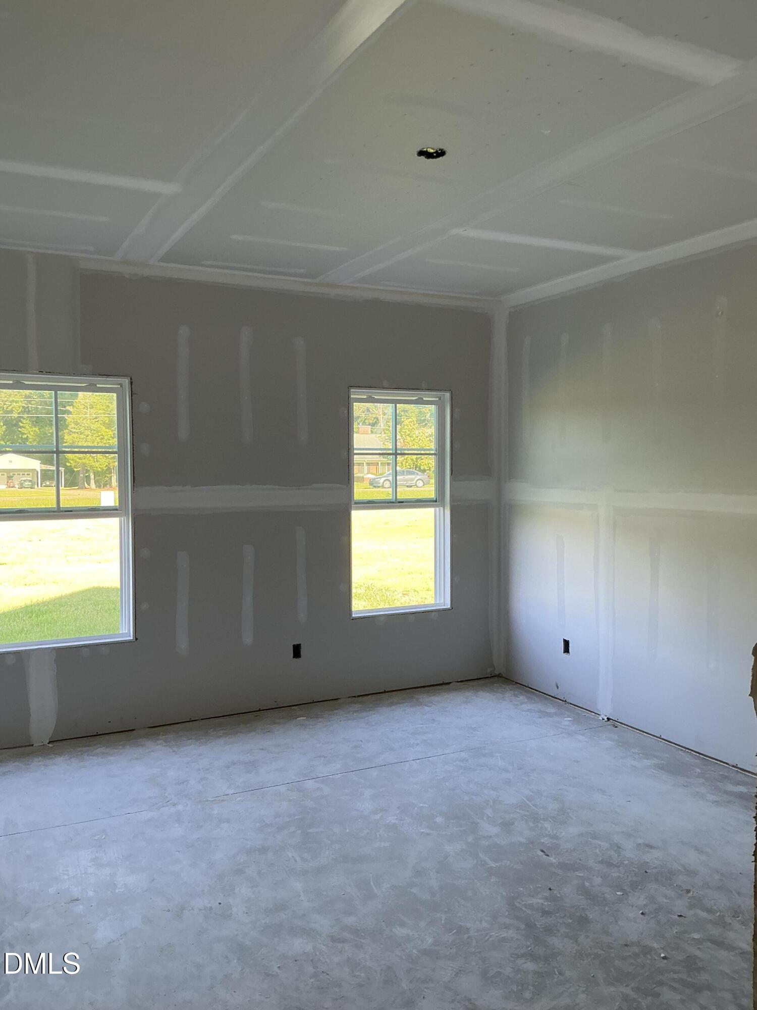 1027 N Lincoln Street Property Photo 5