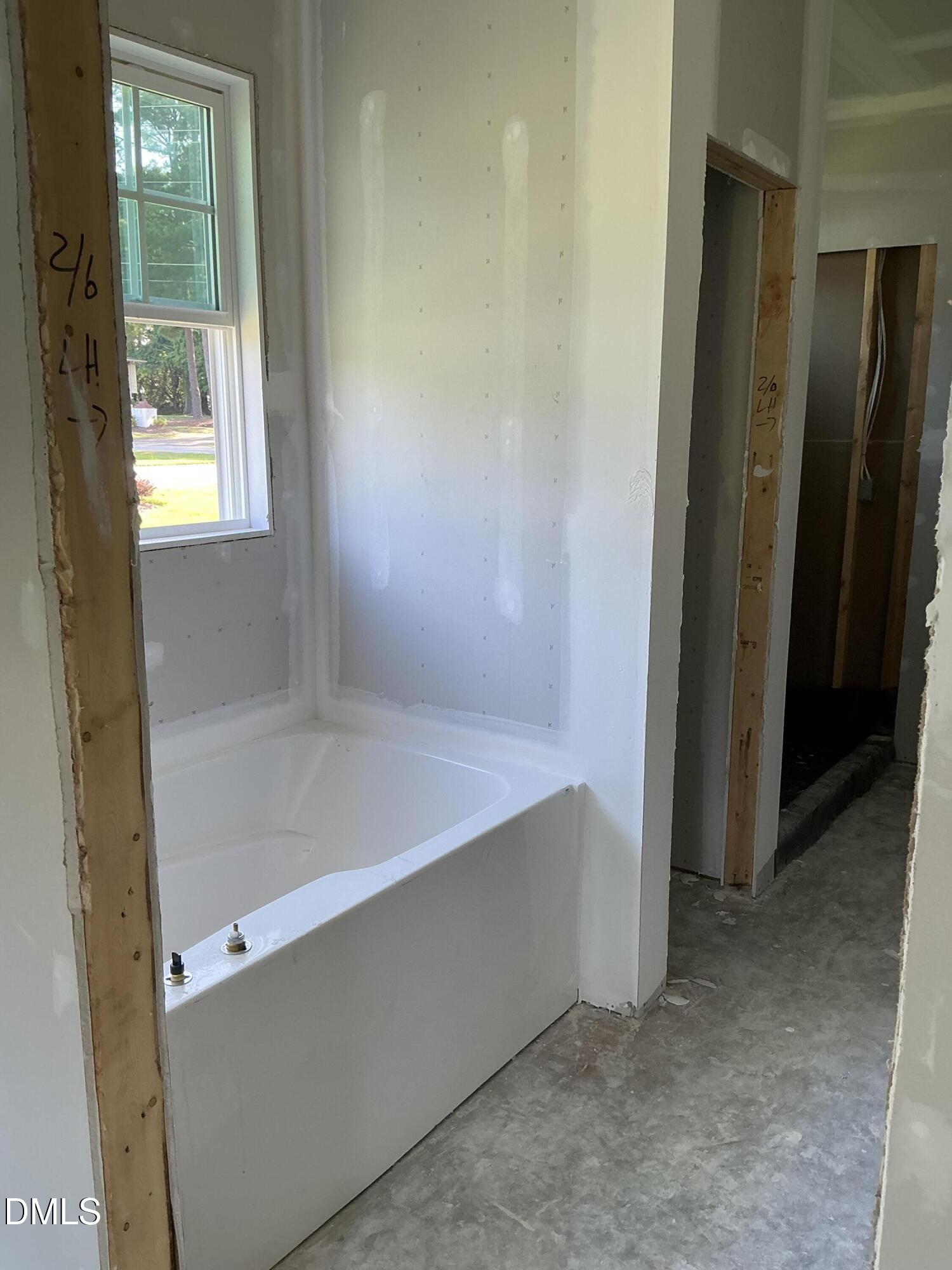 1027 N Lincoln Street Property Photo 6