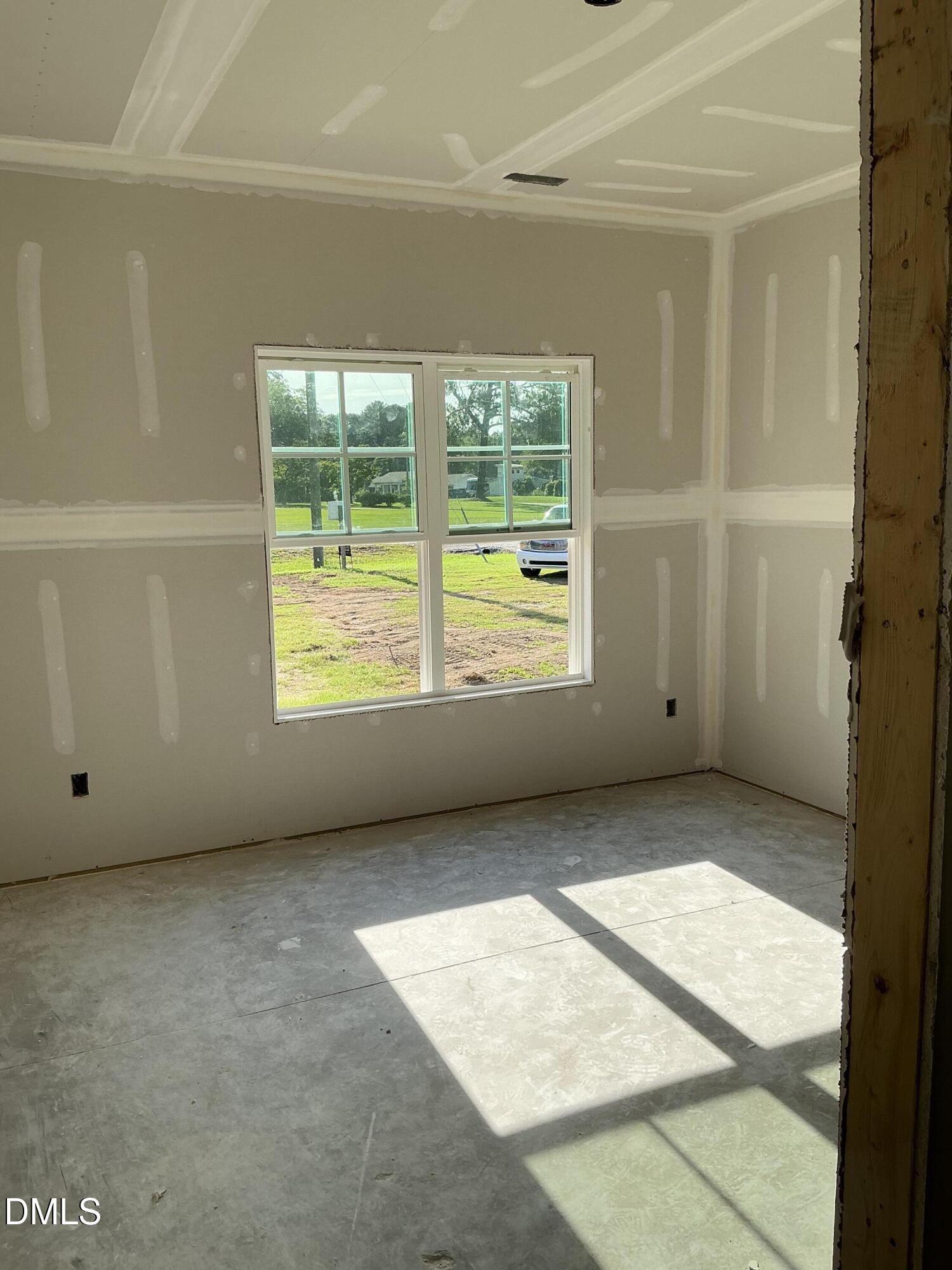 1027 N Lincoln Street Property Photo 8
