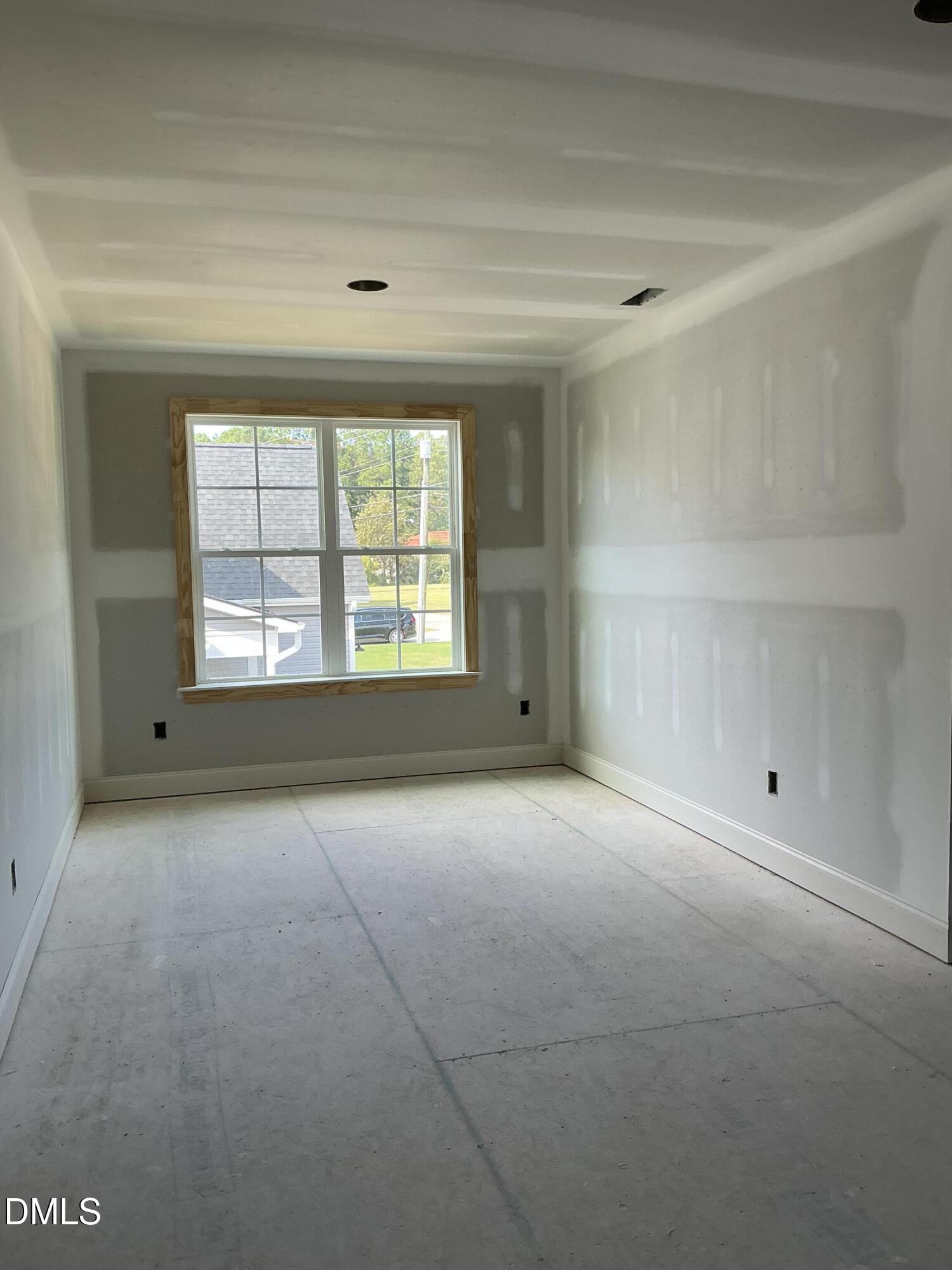 1027 N Lincoln Street Property Photo 10