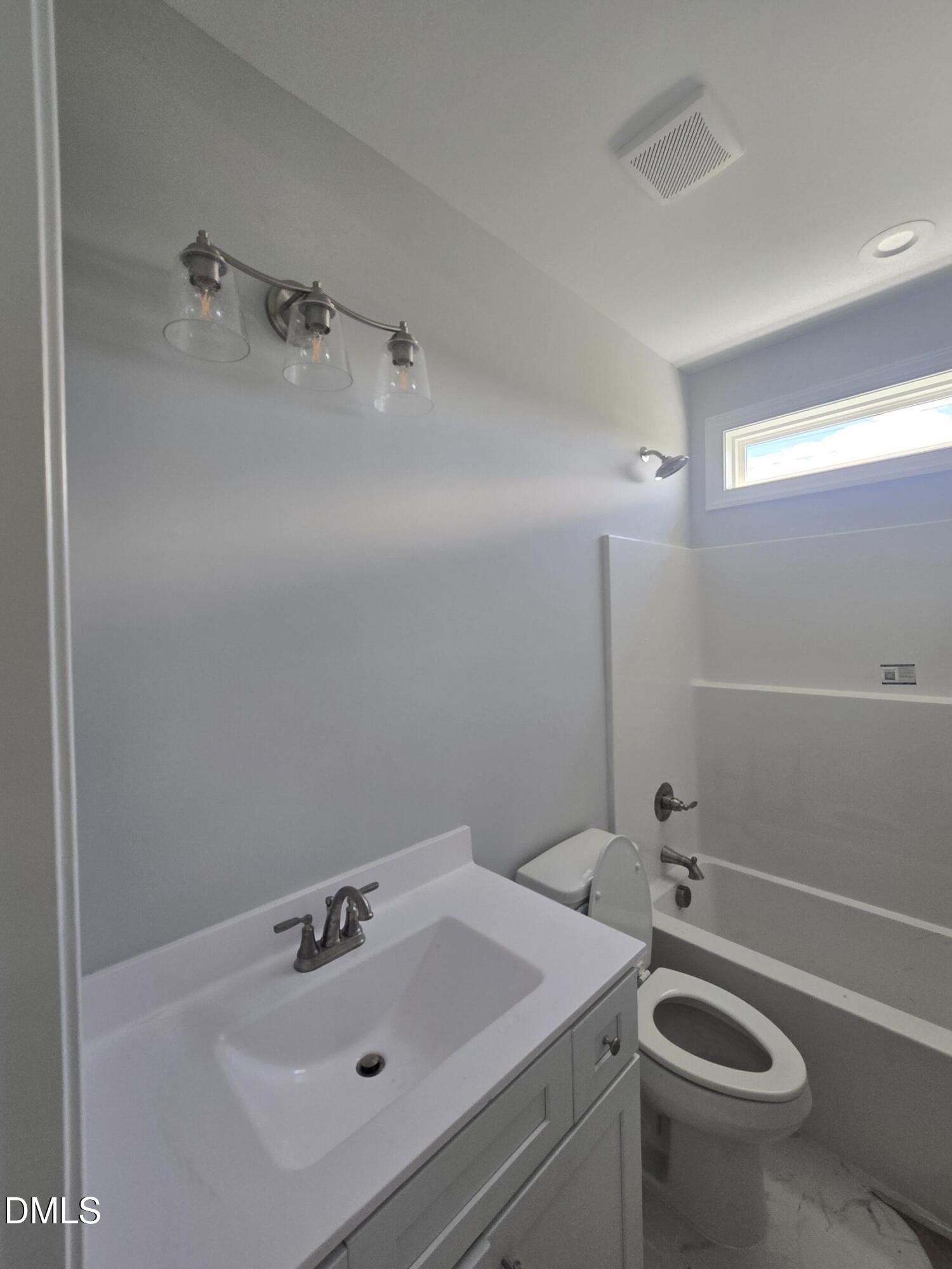 1027 N Lincoln Street Property Photo 18