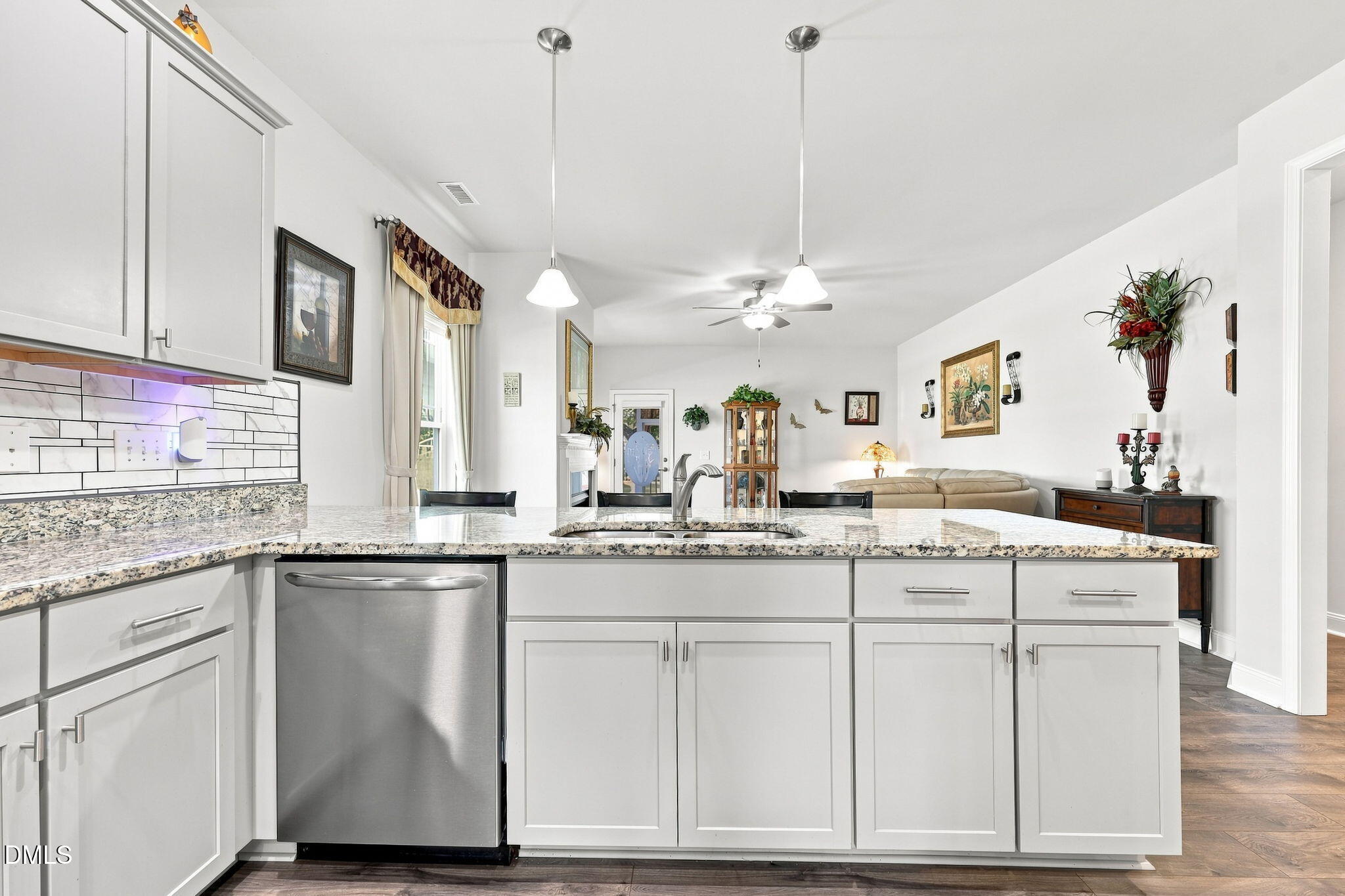 102 Boomer Street Property Photo 8