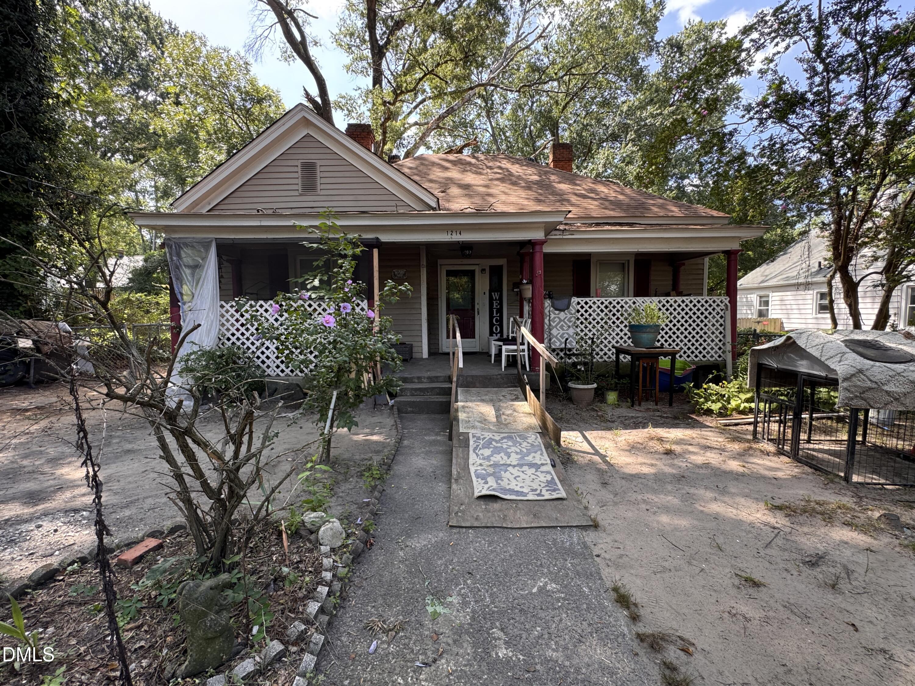 1214 Eva Street Property Photo 1